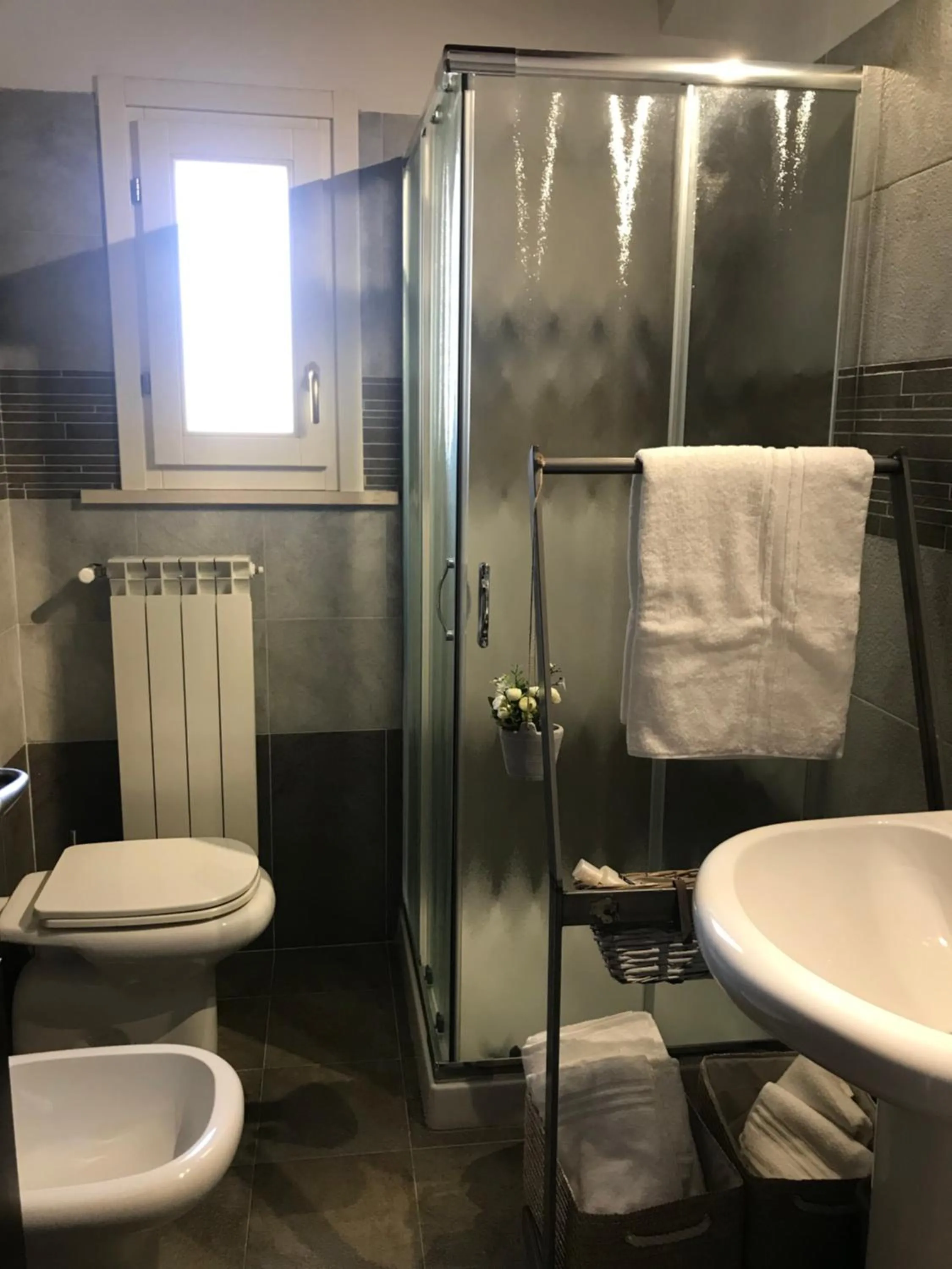 Shower in Original b&b