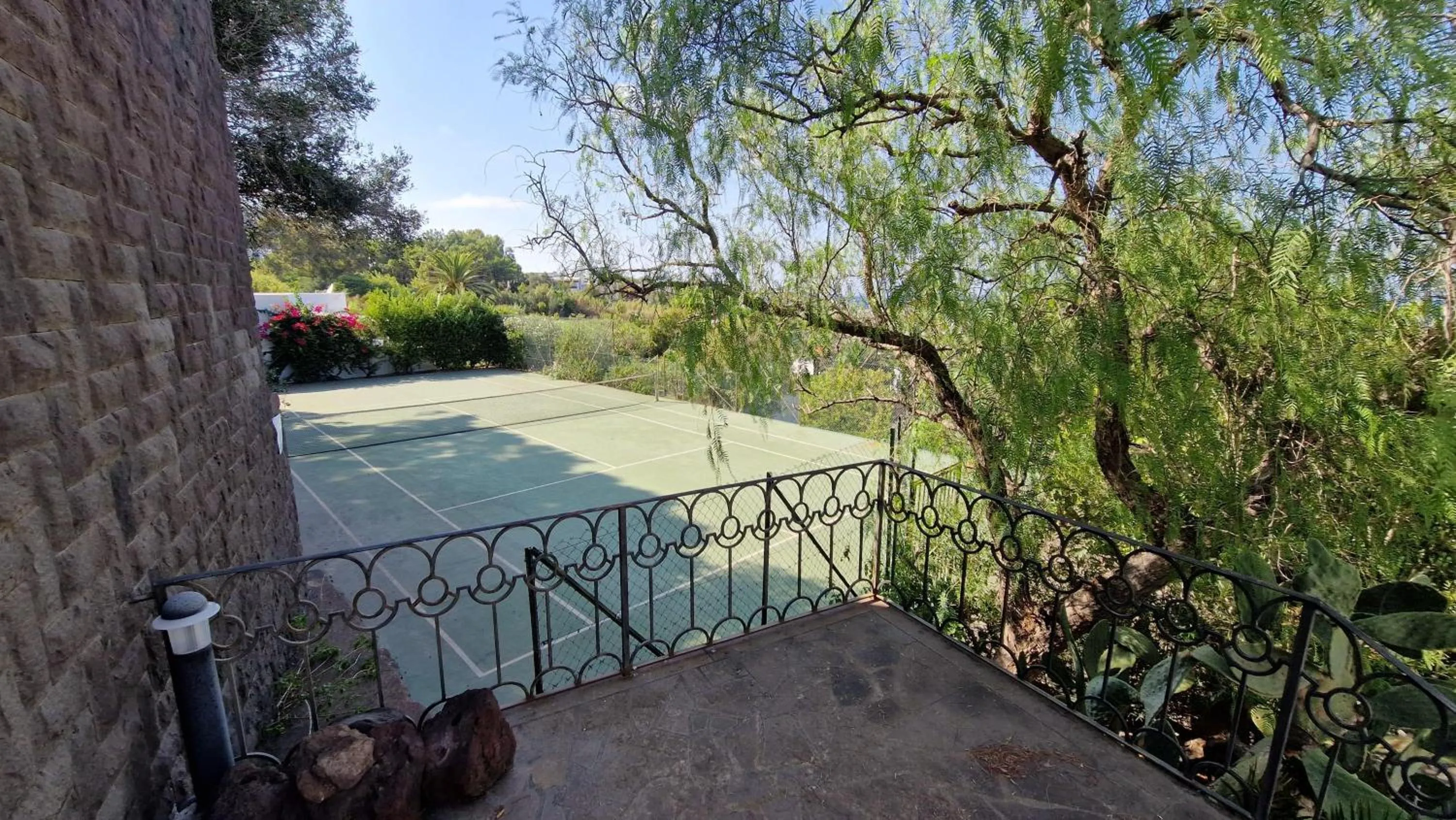 Tennis court in La Sirenetta Park Hotel