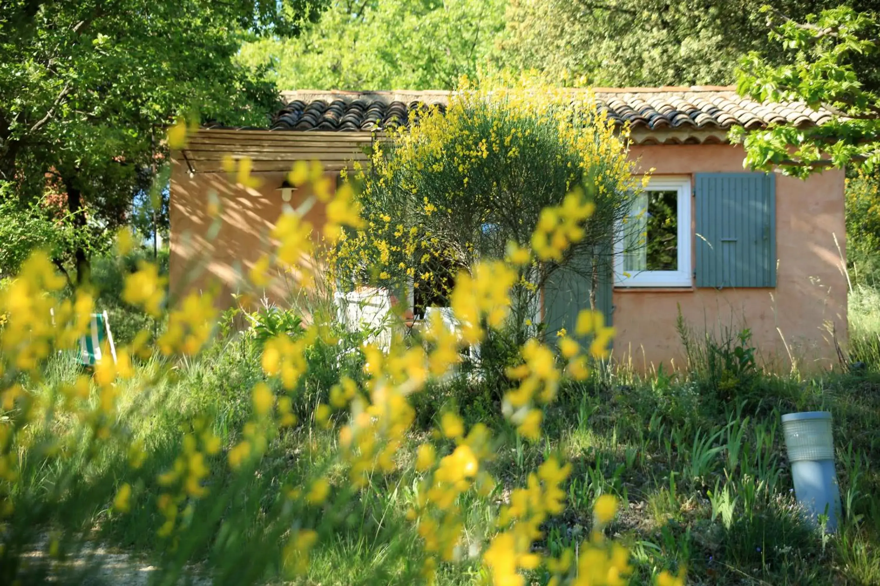Two-Bedroom House (6 Adults) in La Colline des Ocres Village de vacances 3 étoiles Two-Bedroom House (6 Adults) in La Colline des Ocres Village de vacances 3 étoiles
