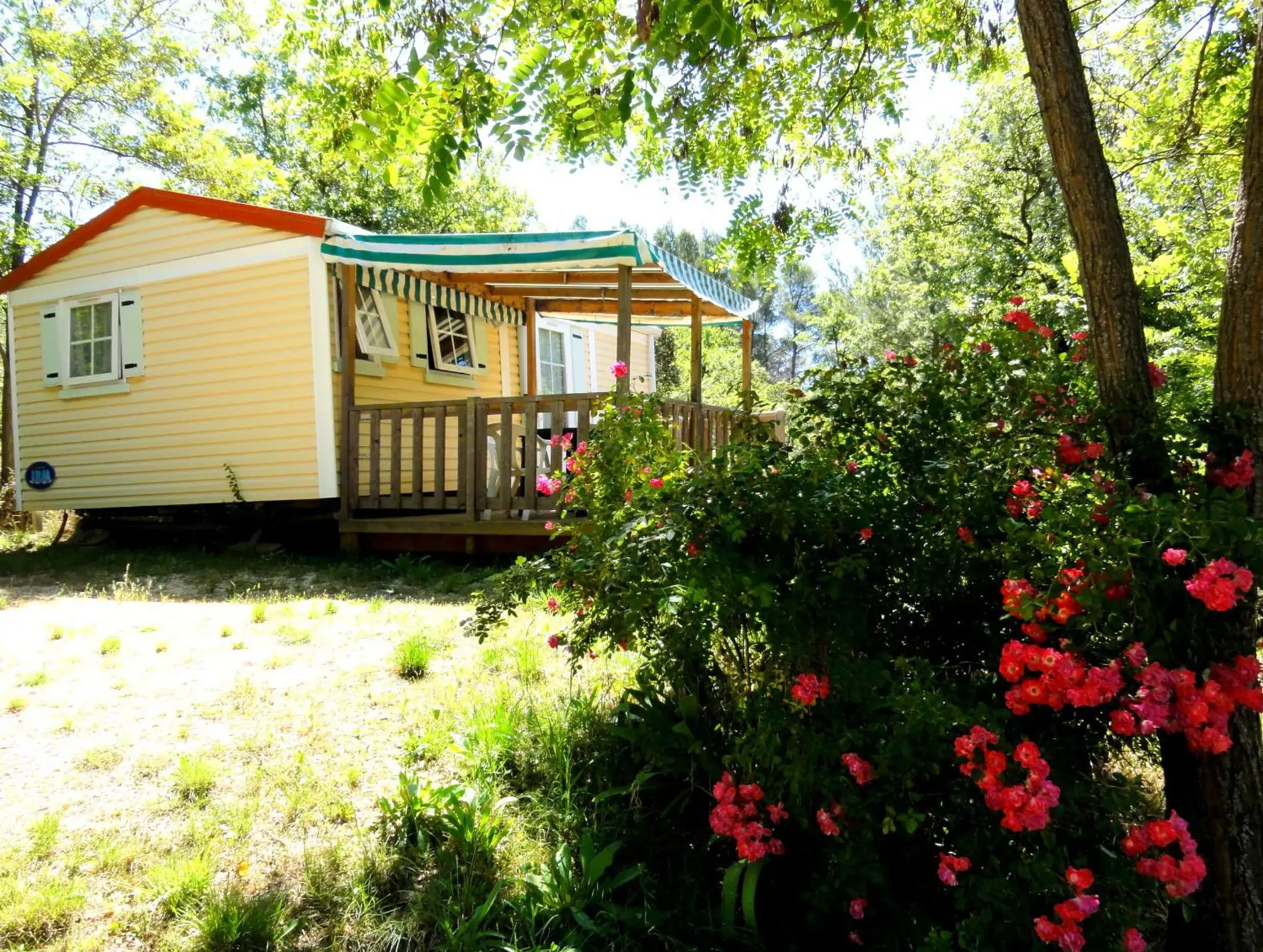 Mobile Home (4-6 adults) in La Colline des Ocres Village de vacances 3 étoiles Mobile Home (4-6 adults) in La Colline des Ocres Village de vacances 3 étoiles