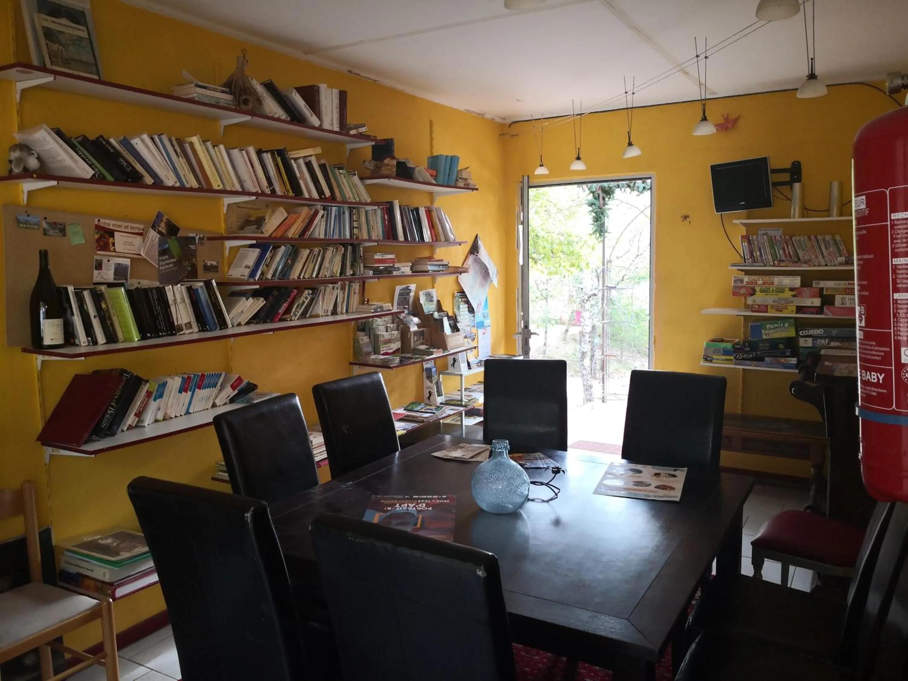 Library in La Colline des Ocres Village de vacances 3 étoiles