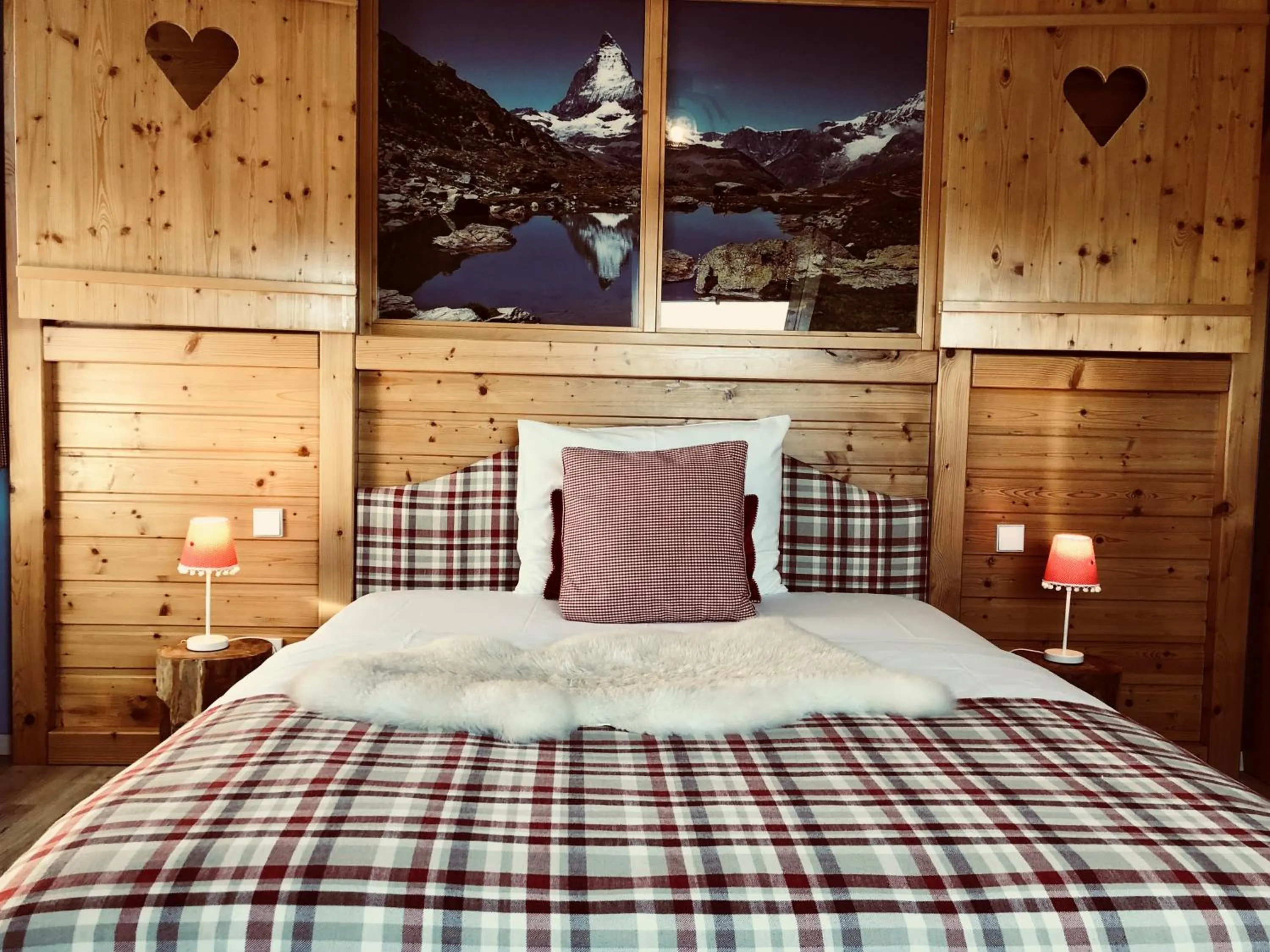 Bed in Hotel TraumRaum - "SELF CHECK IN"