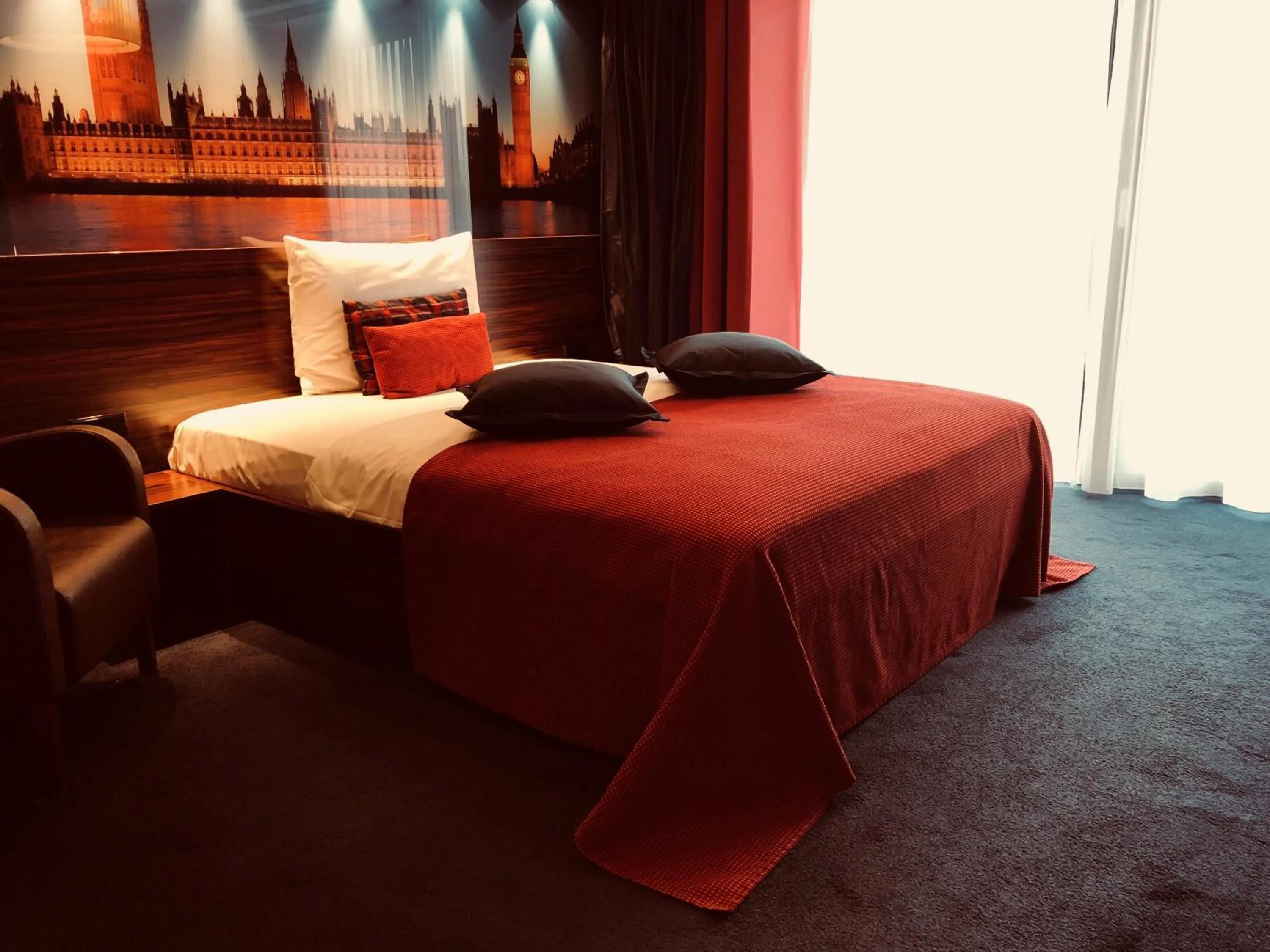 Bed in Hotel TraumRaum - "SELF CHECK IN"