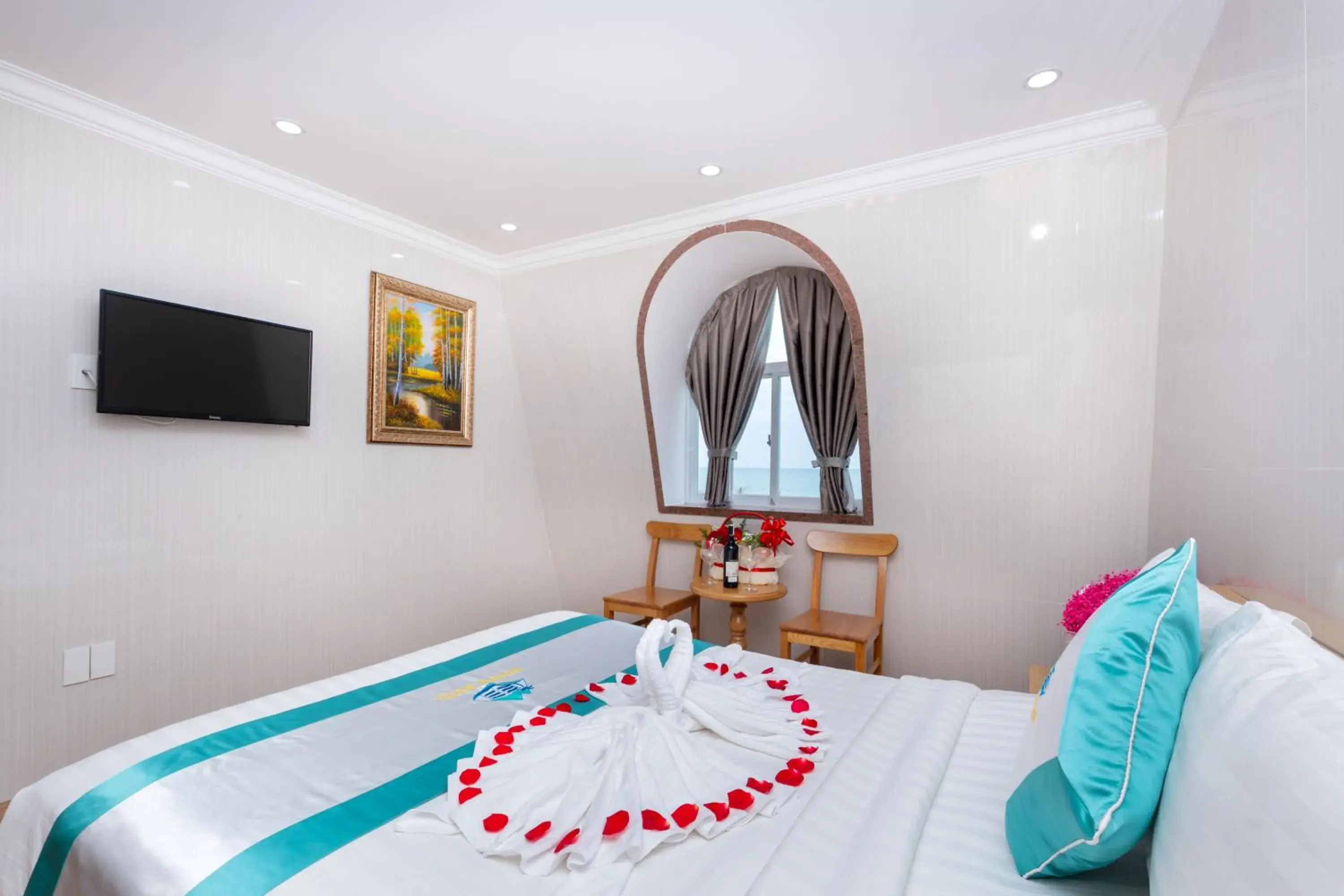 Deluxe Double Room with Side Sea View in Novena Hotel Deluxe Double Room with Side Sea View in Novena Hotel