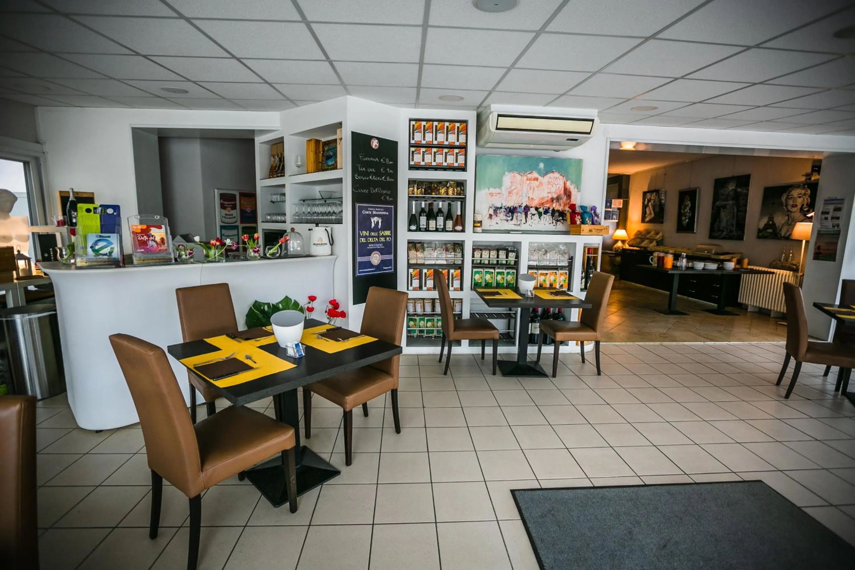 Restaurant/places to eat in Albergo Italia