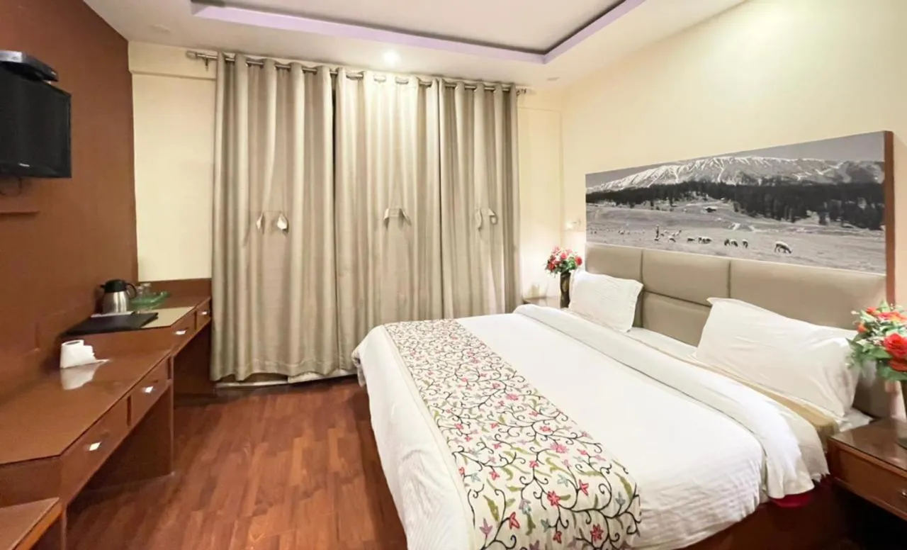 Bedroom, Bed in Hotel Centre Point