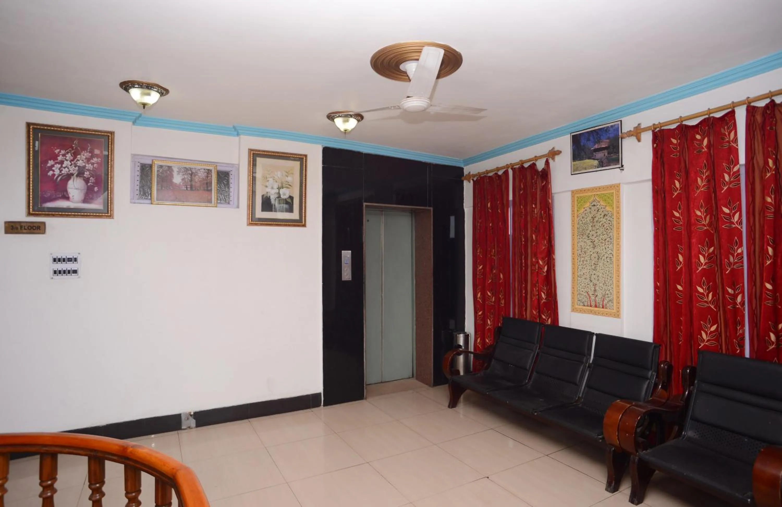 Facade/entrance in Hotel Centre Point