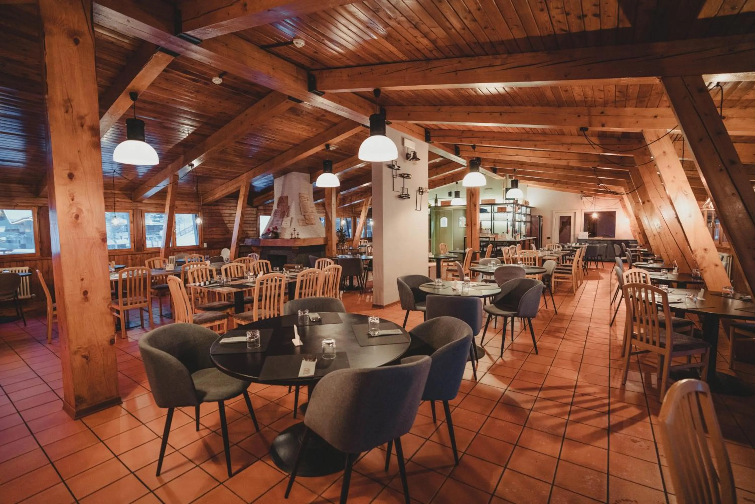 Restaurant/places to eat in Smart Hotel Renzi