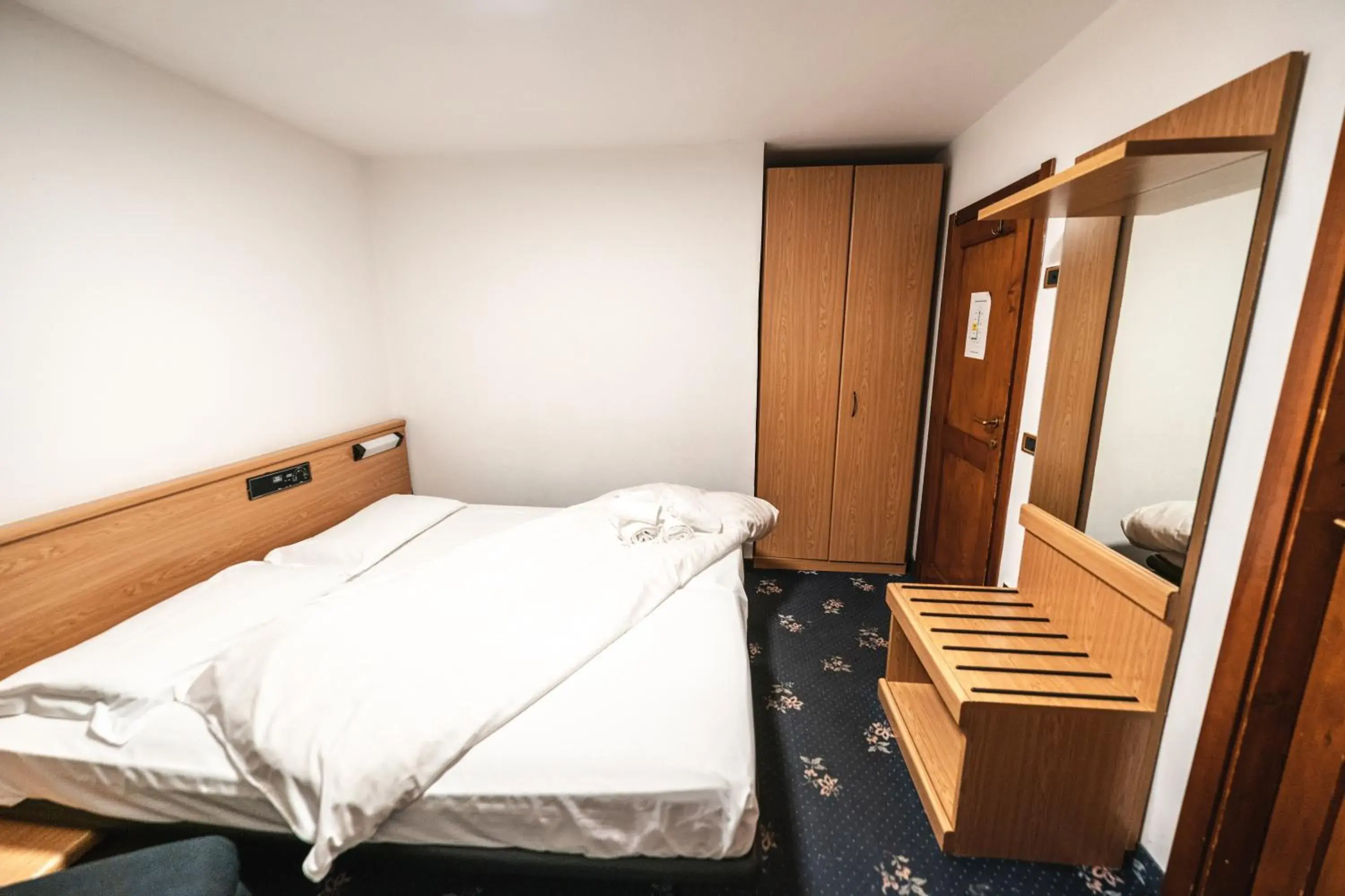 Standard Triple Room in Smart Hotel Renzi Standard Triple Room in Smart Hotel Renzi