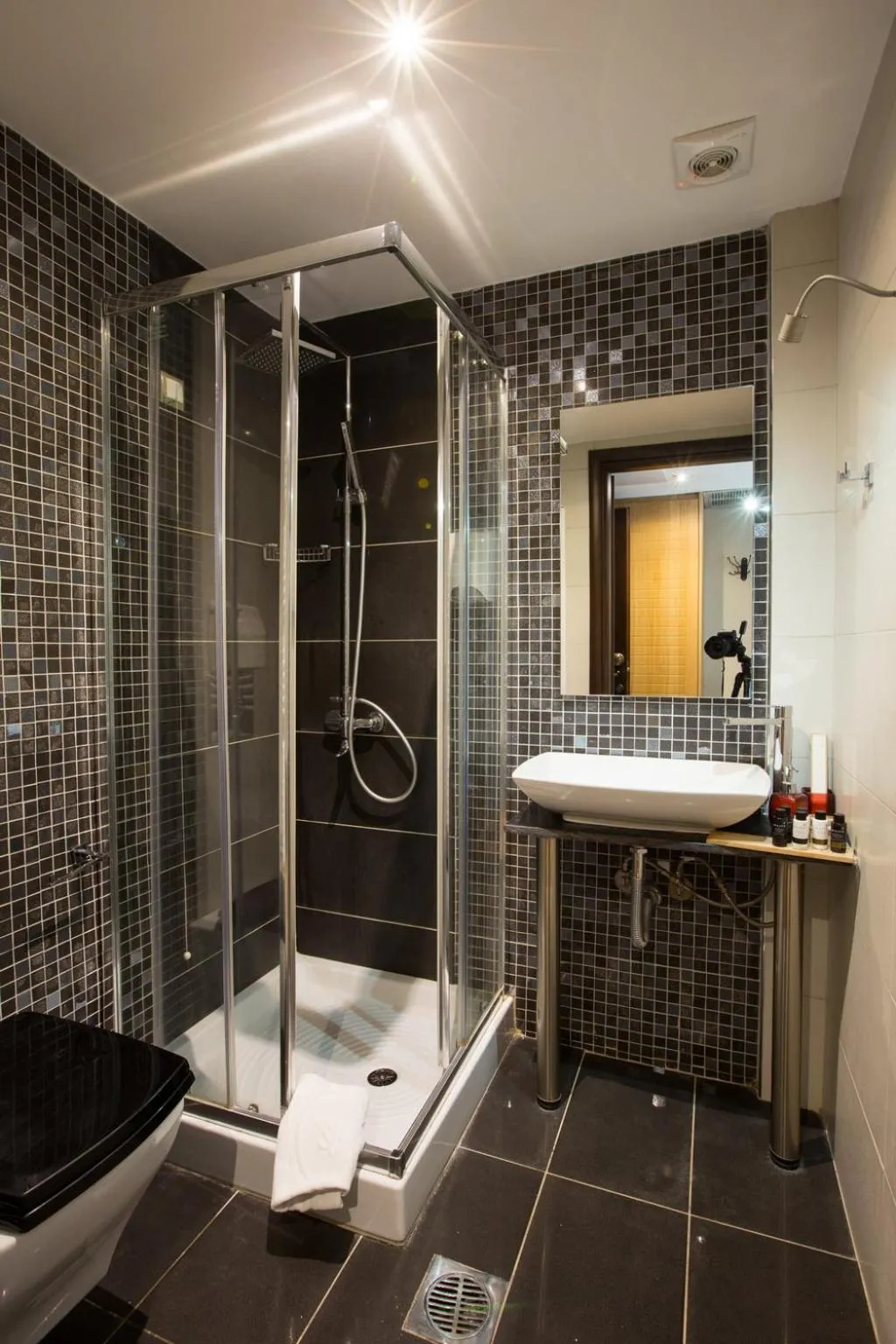 Bathroom in Anavasi Mountain Resort