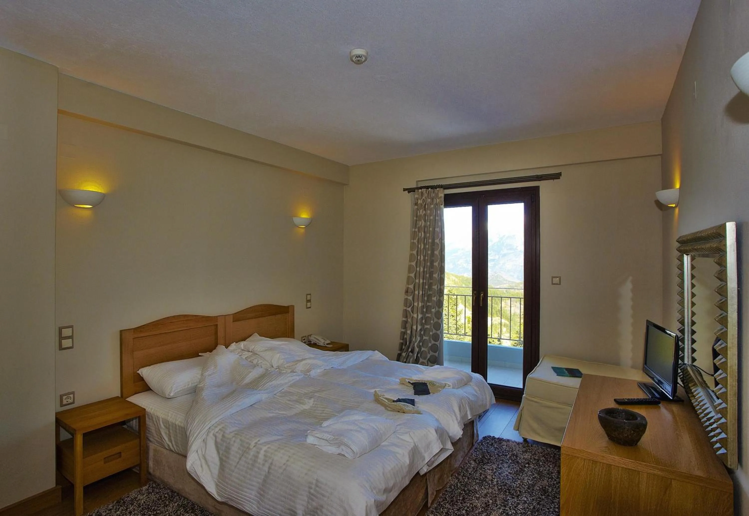 Day, Bed in Anavasi Mountain Resort