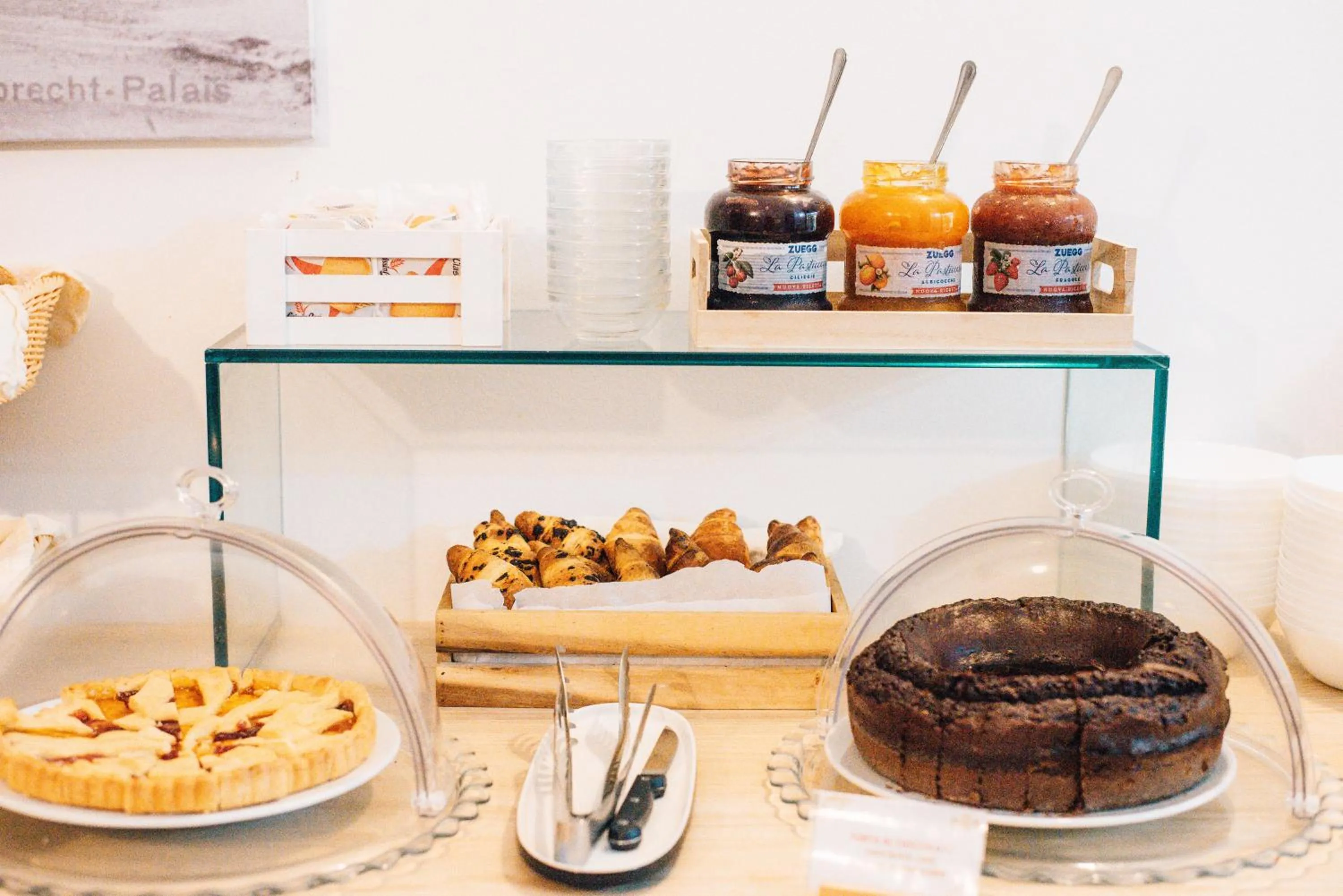 Breakfast in Arciduca Charming House Room & Breakfast