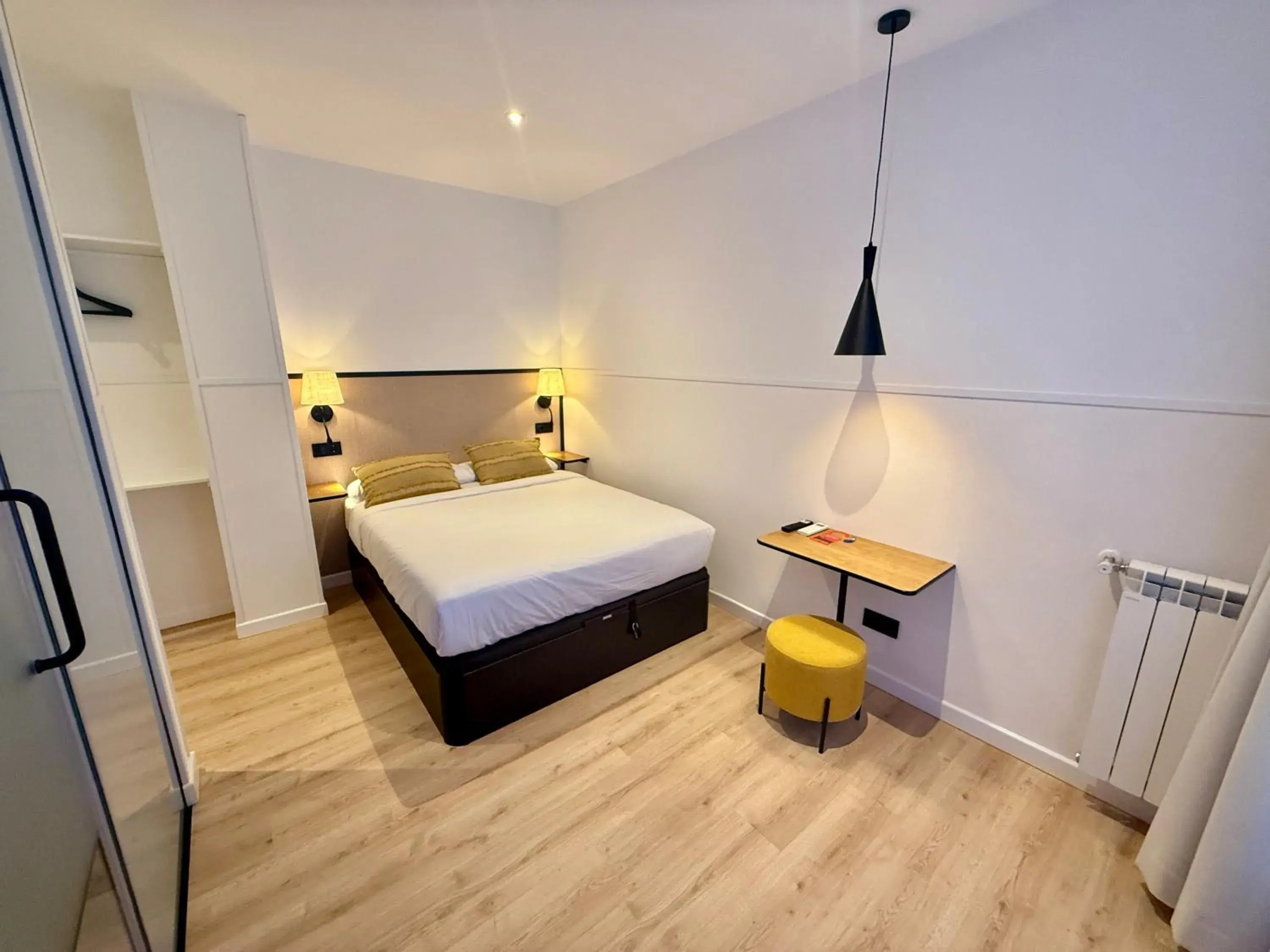 Classic Double Room with Balcony and Views in Mucho Madrid Classic Double Room with Balcony and Views in Mucho Madrid