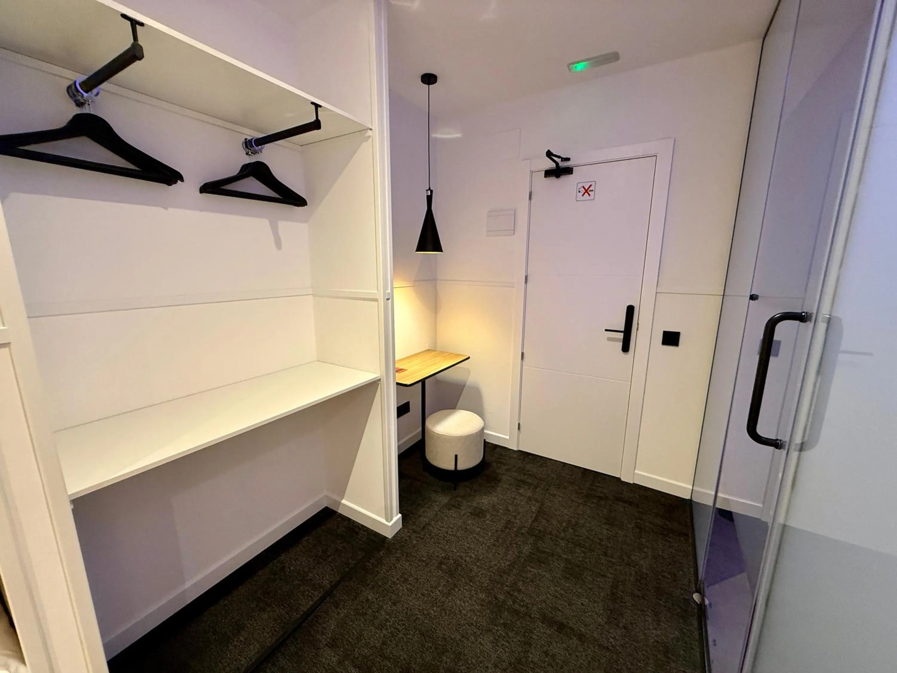 wardrobe in Mucho Madrid