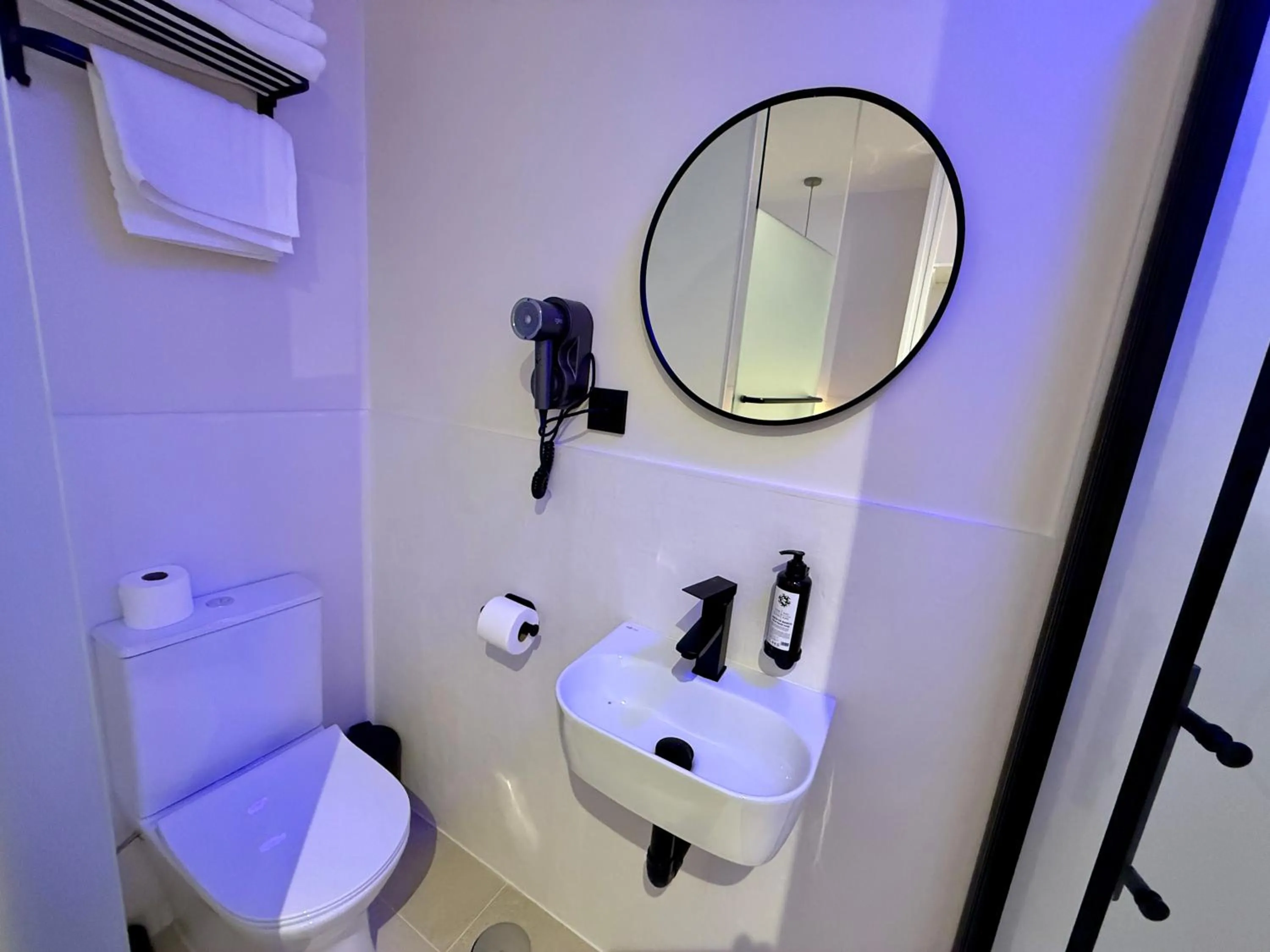 Bathroom in Mucho Madrid