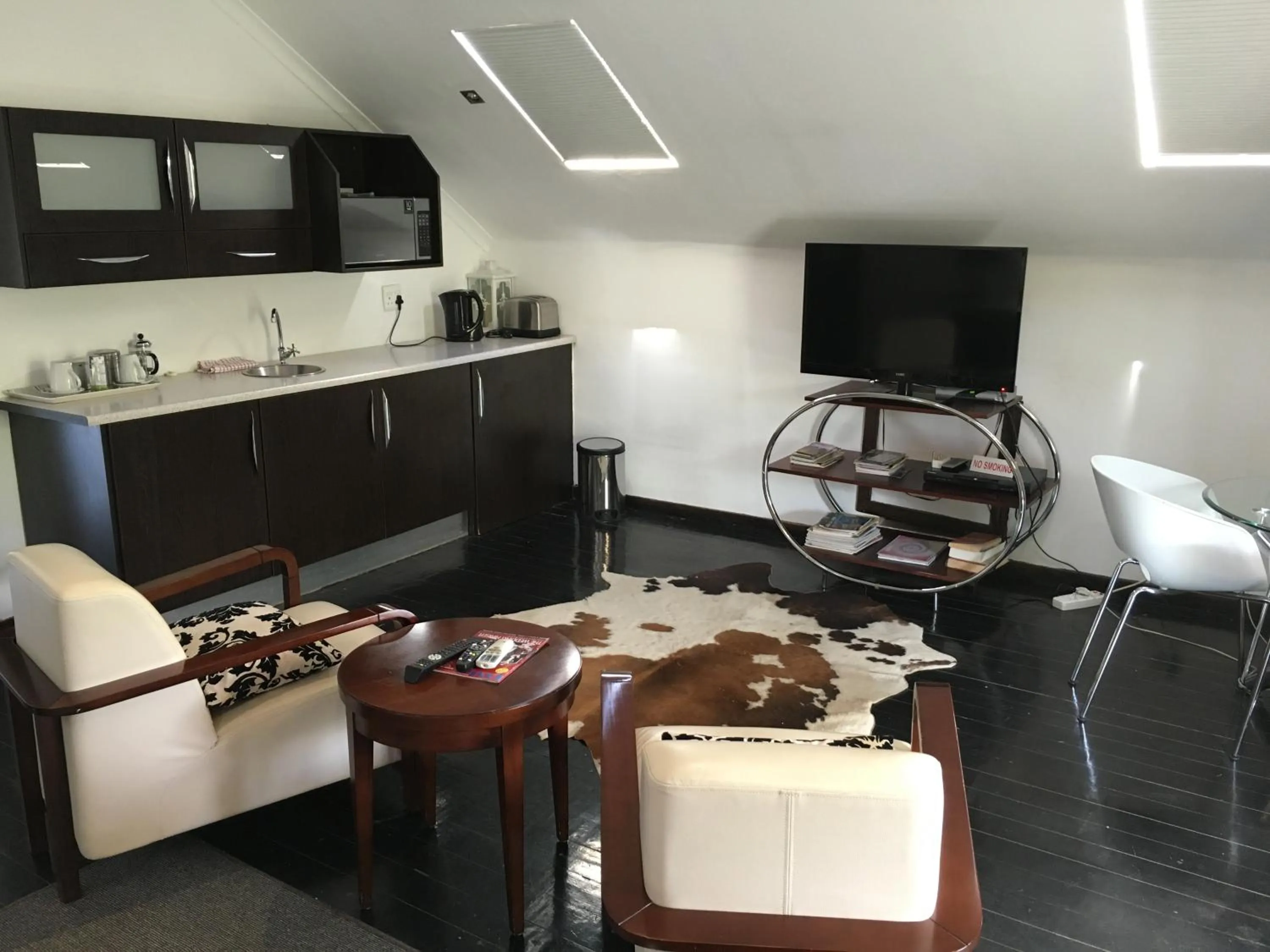 Seating area in Melville Turret Guesthouse