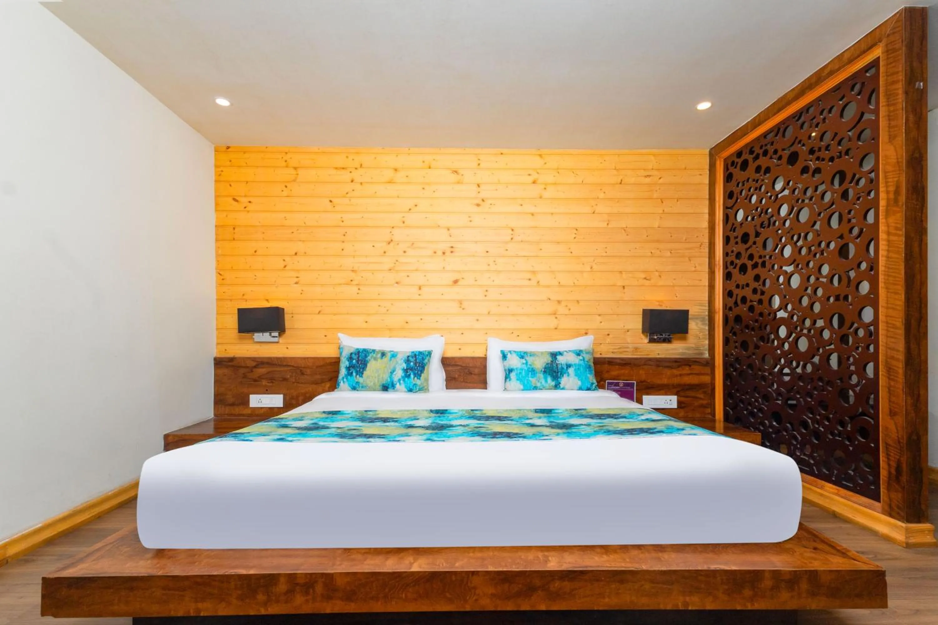 Bedroom, Bed in Yashshree Sanderling Mall Road