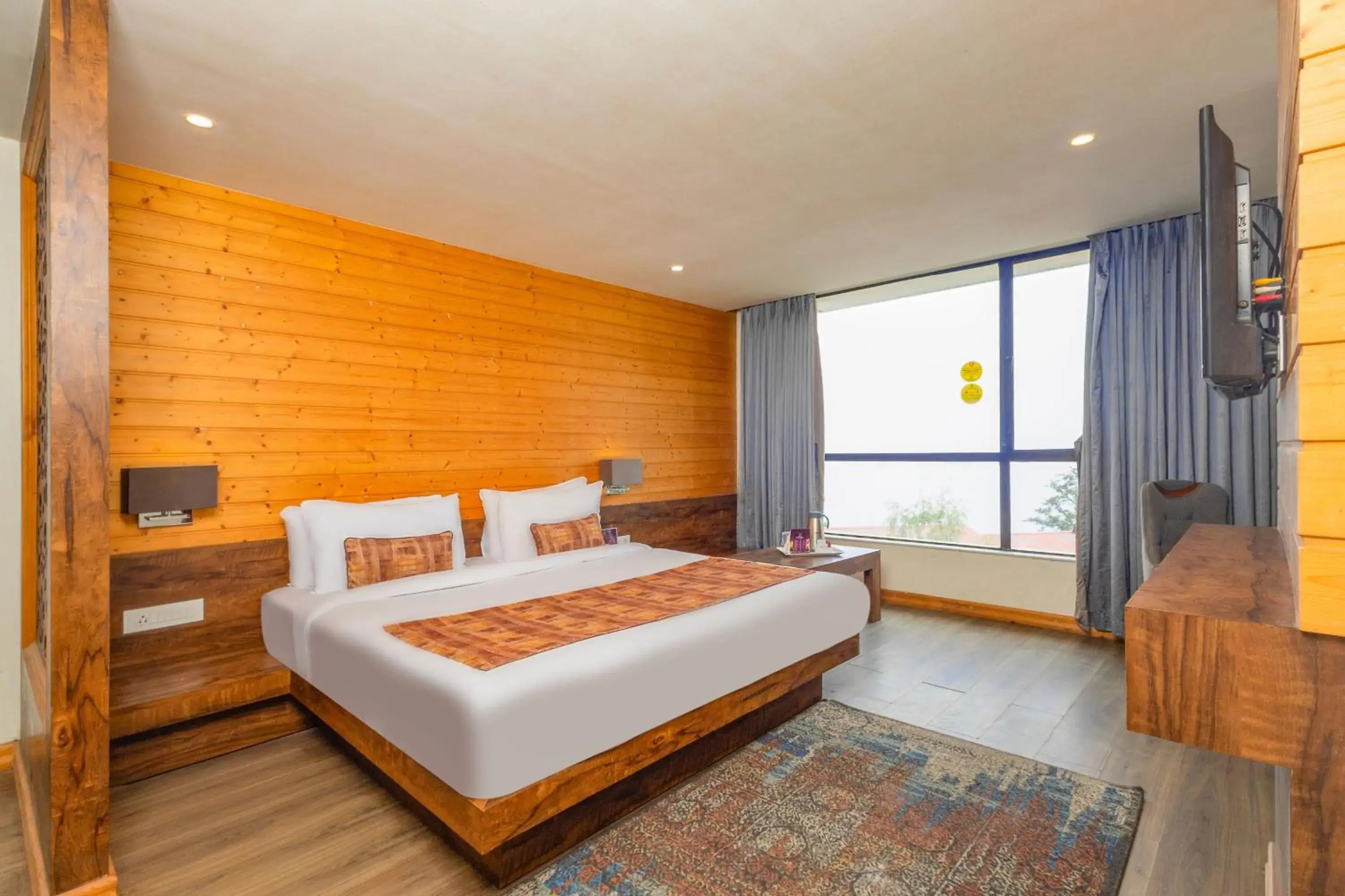 King Room in Yashshree Sanderling Mall Road King Room in Yashshree Sanderling Mall Road