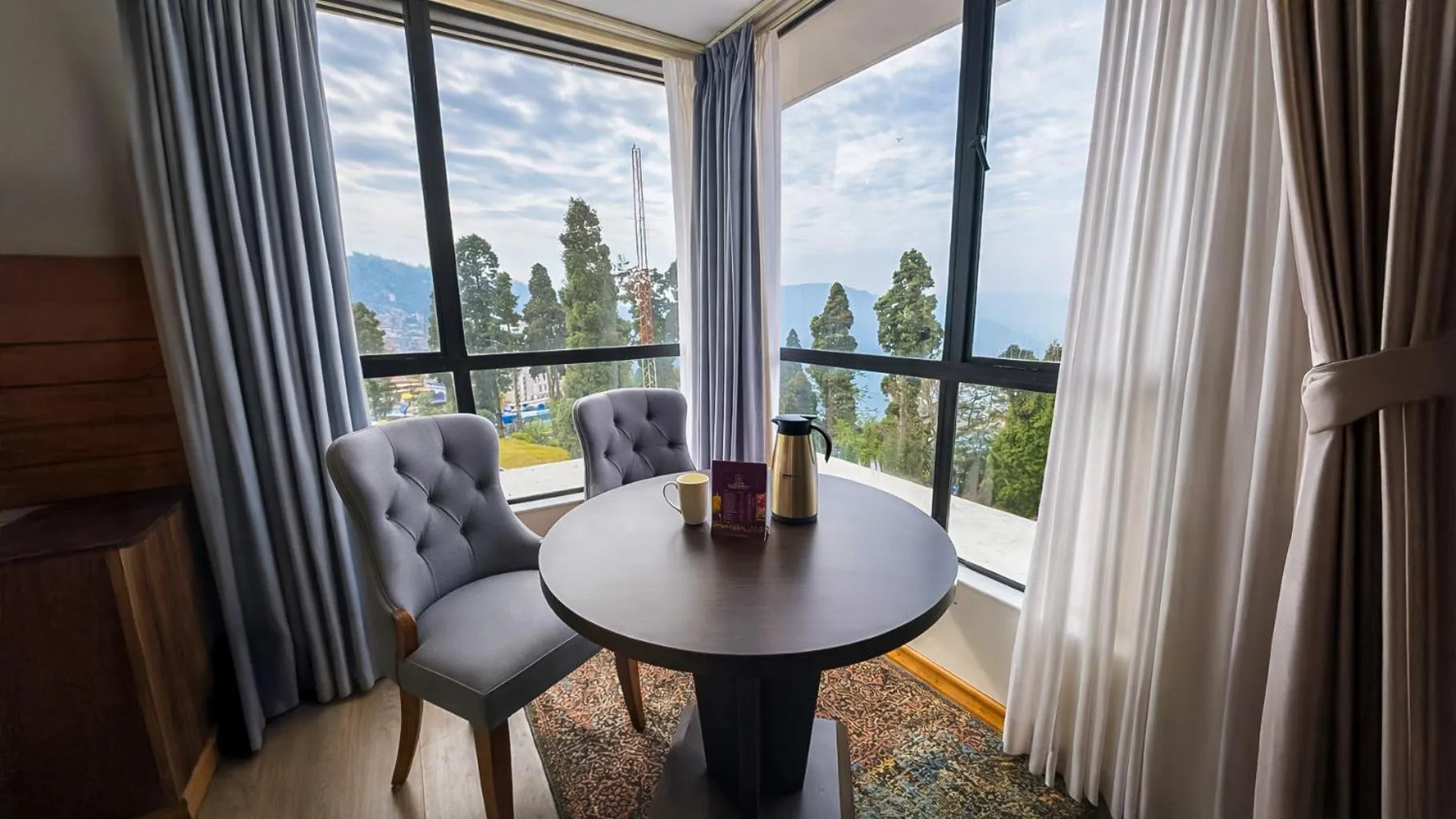 Living room in Yashshree Sanderling Mall Road