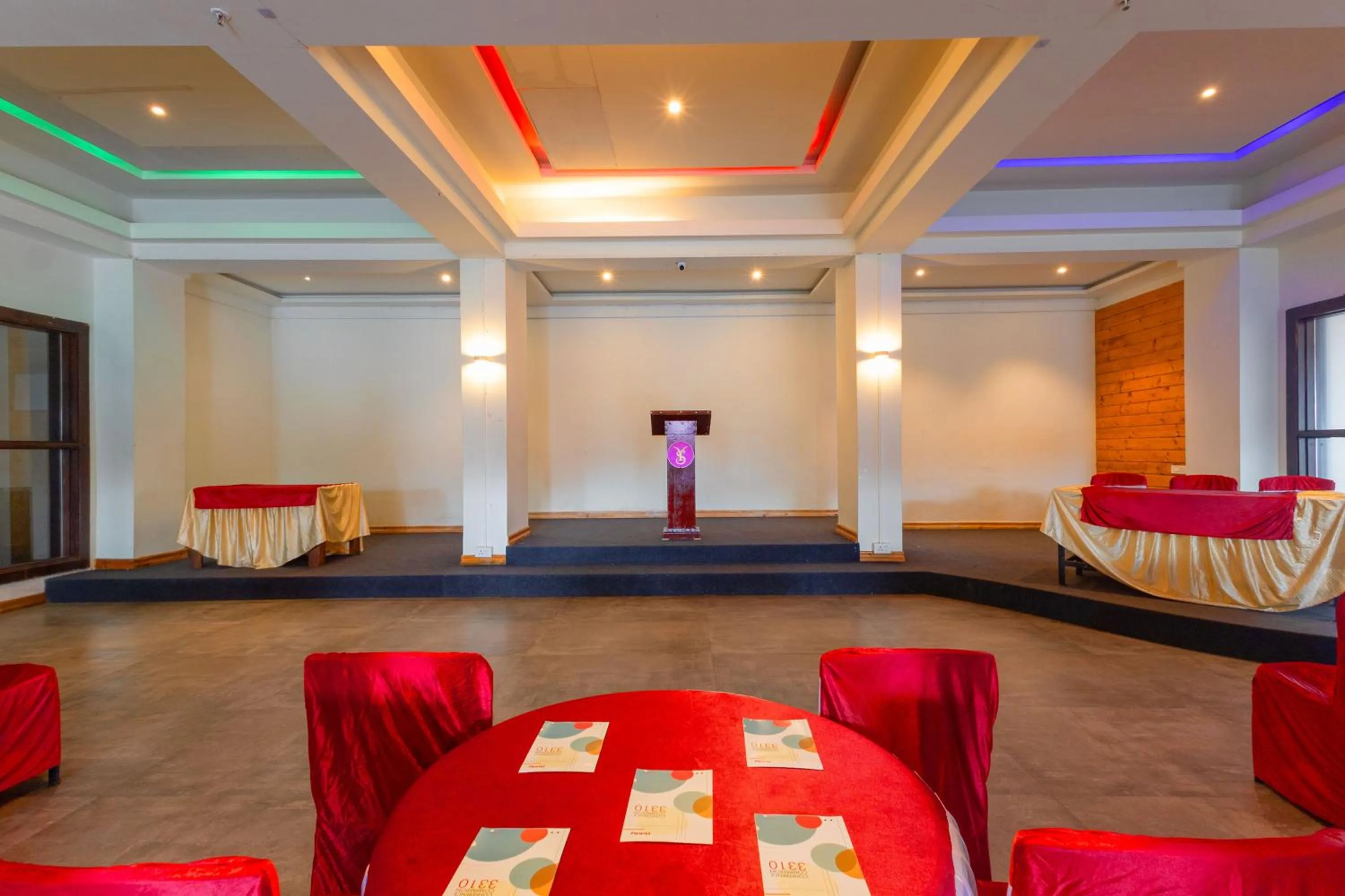 Banquet/Function facilities in Yashshree Sanderling Mall Road