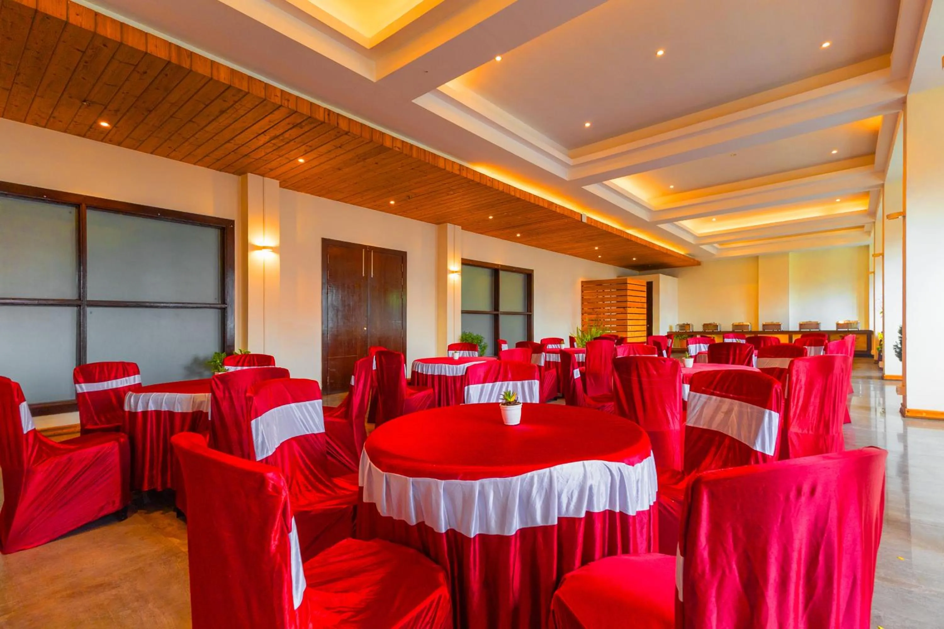 Banquet/Function facilities in Yashshree Sanderling Mall Road