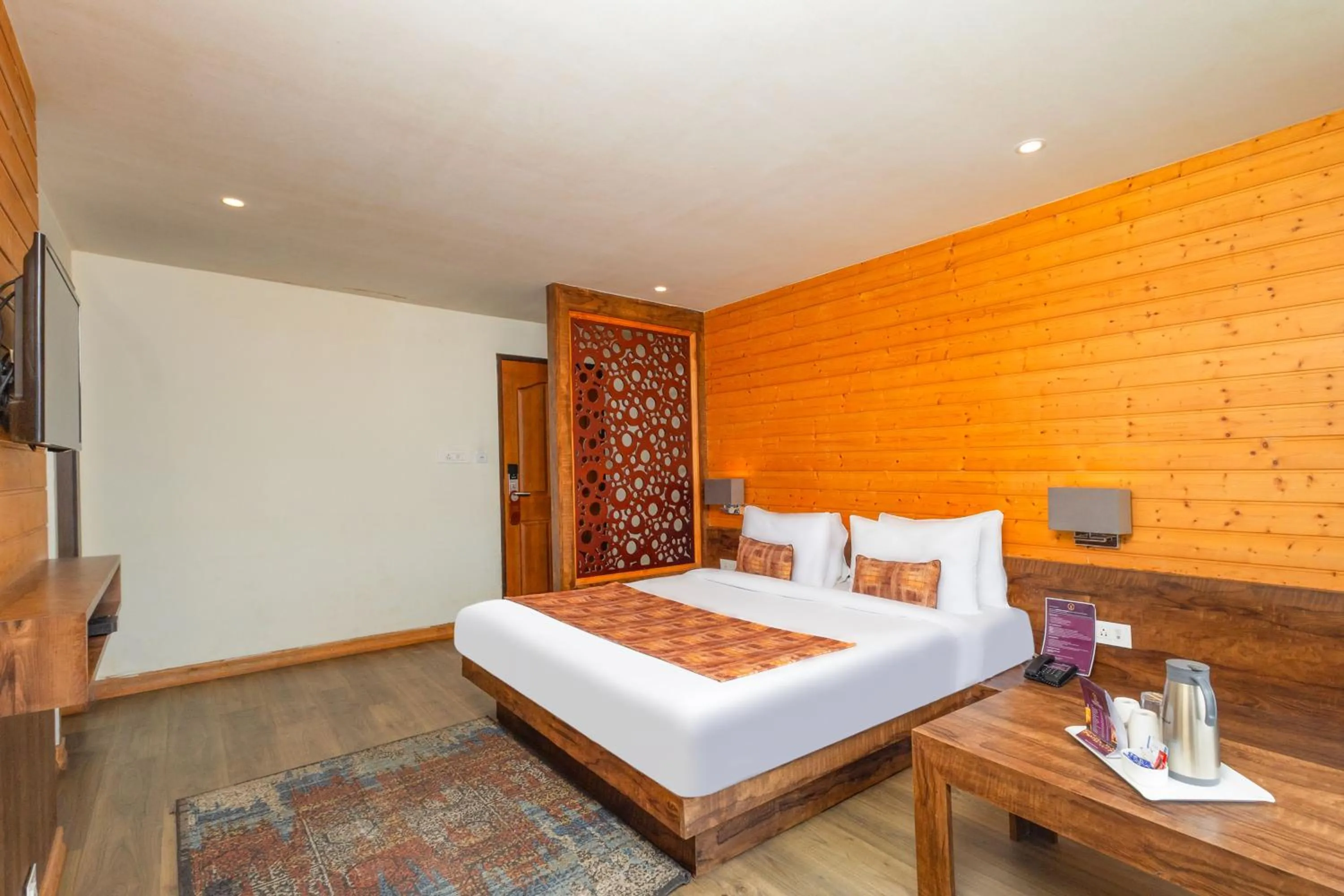 Bedroom, Bed in Yashshree Sanderling Mall Road