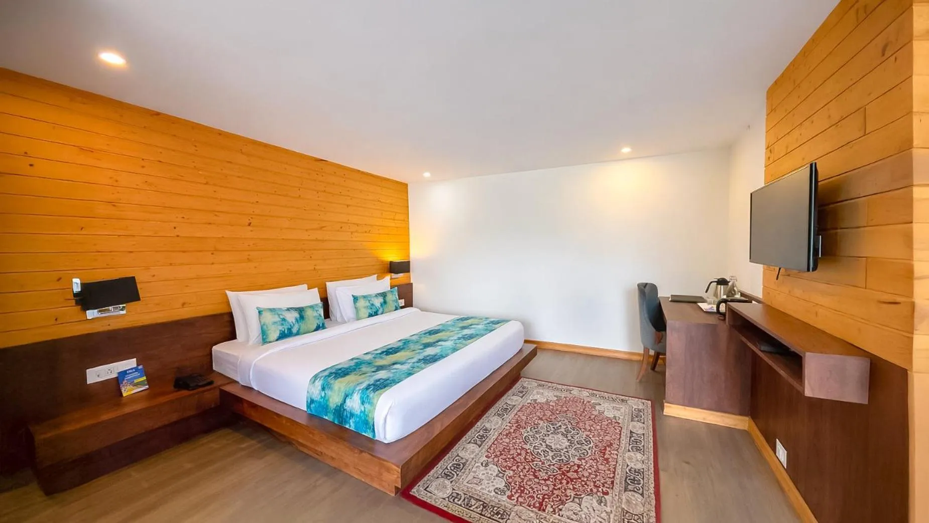 Bedroom, Bed in Yashshree Sanderling Mall Road