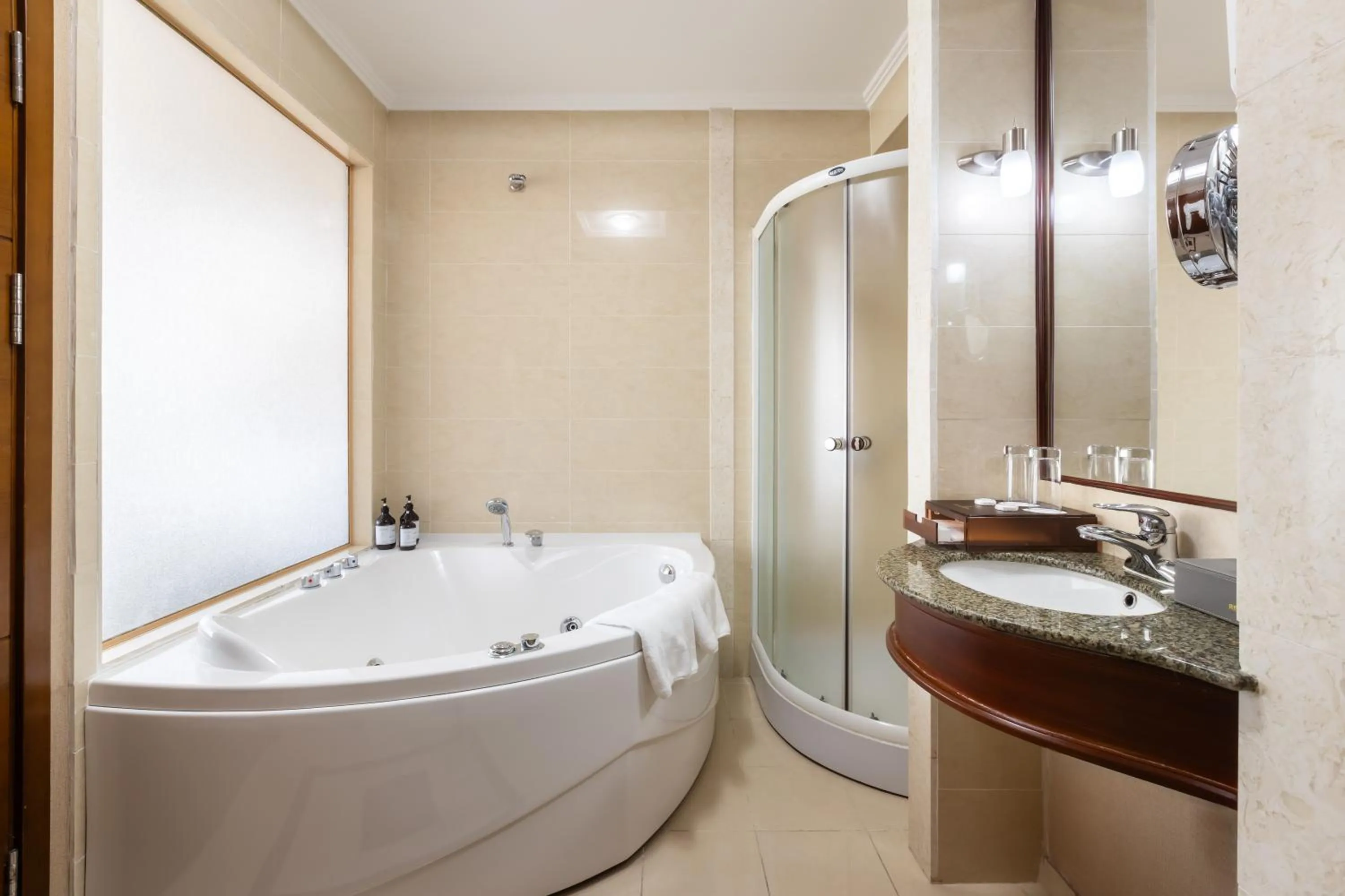 Hot Tub in Regardal Hotel