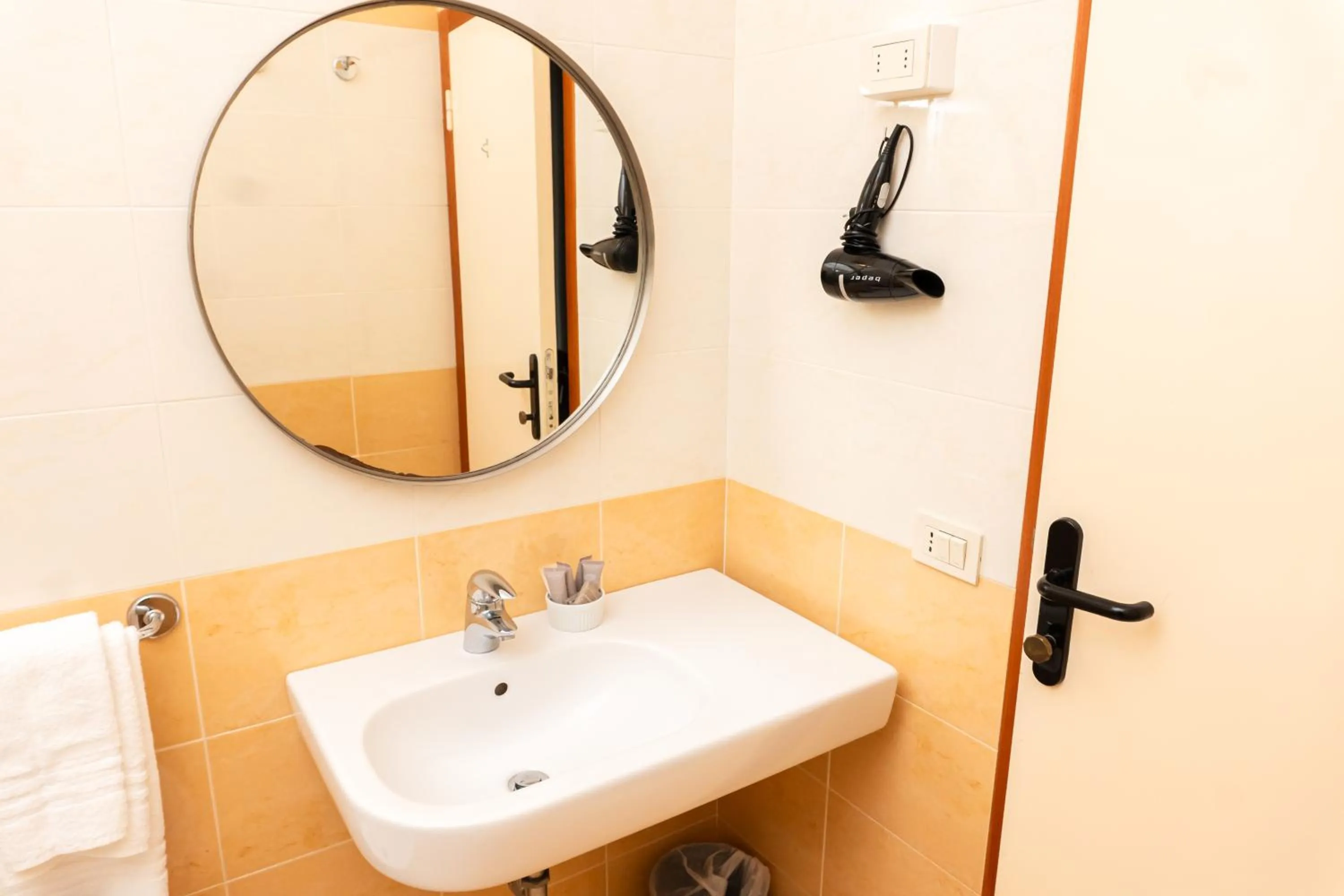 Bathroom in Hotel Mirabella