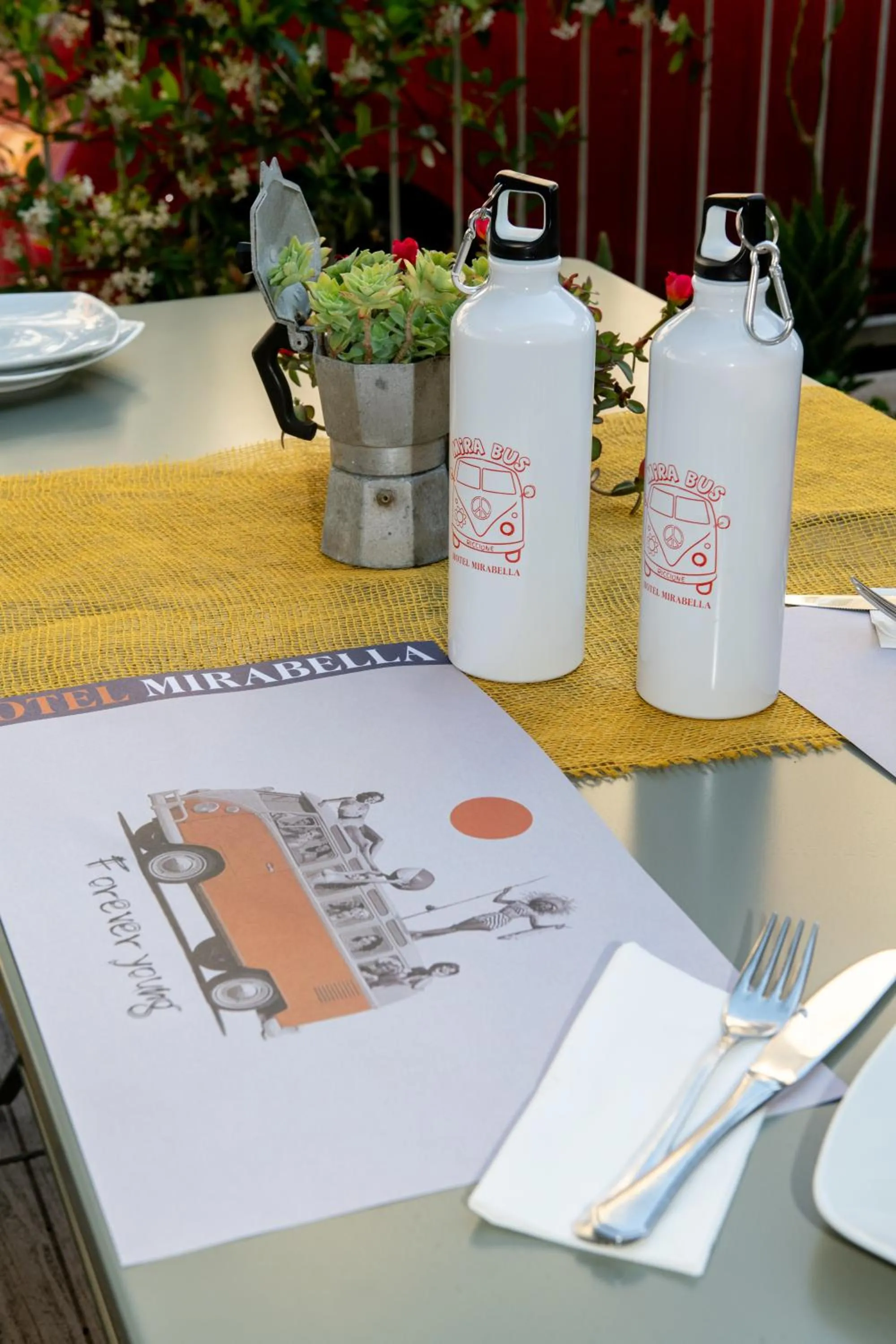 Restaurant/places to eat in Hotel Mirabella