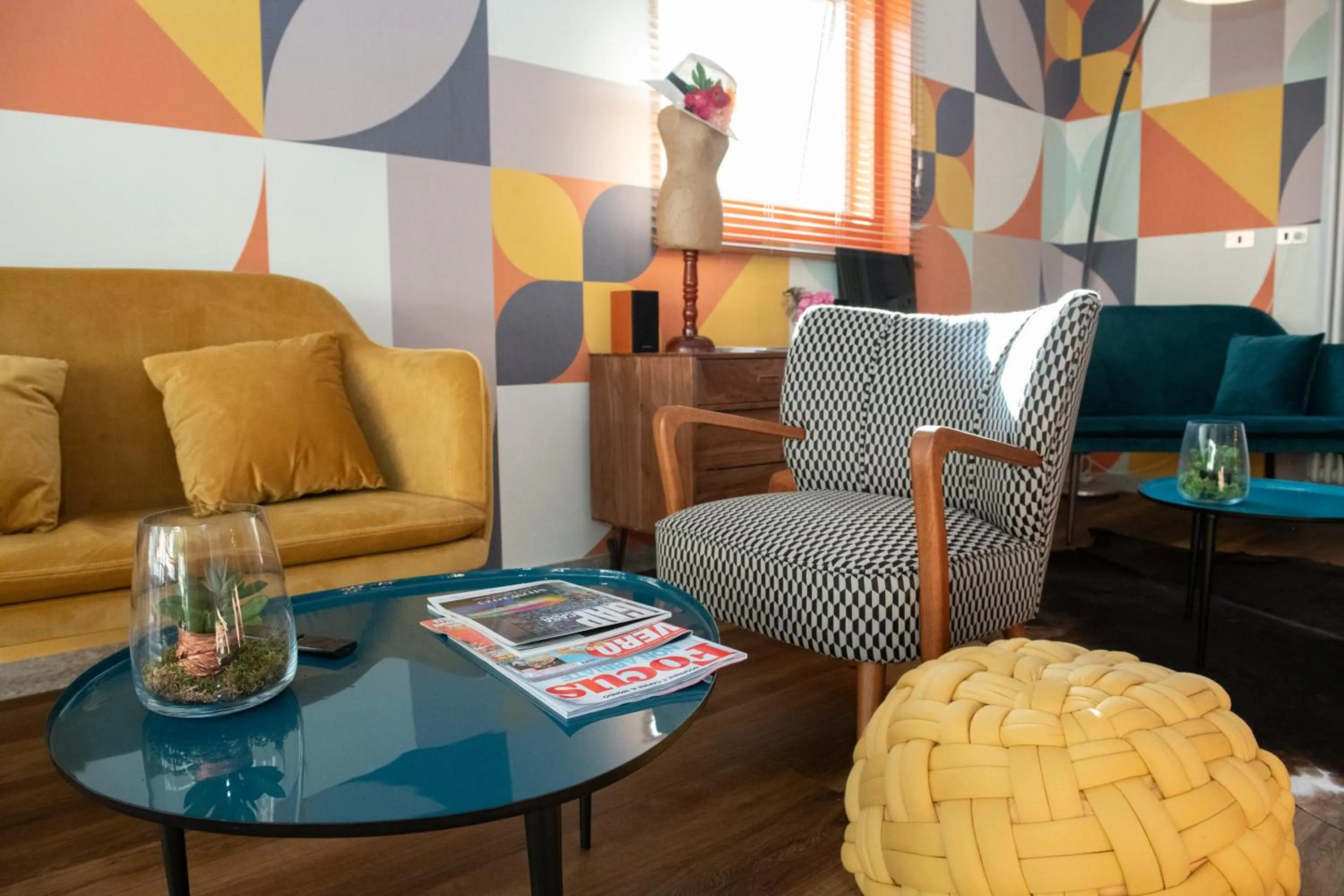 Seating area in Hotel Mirabella