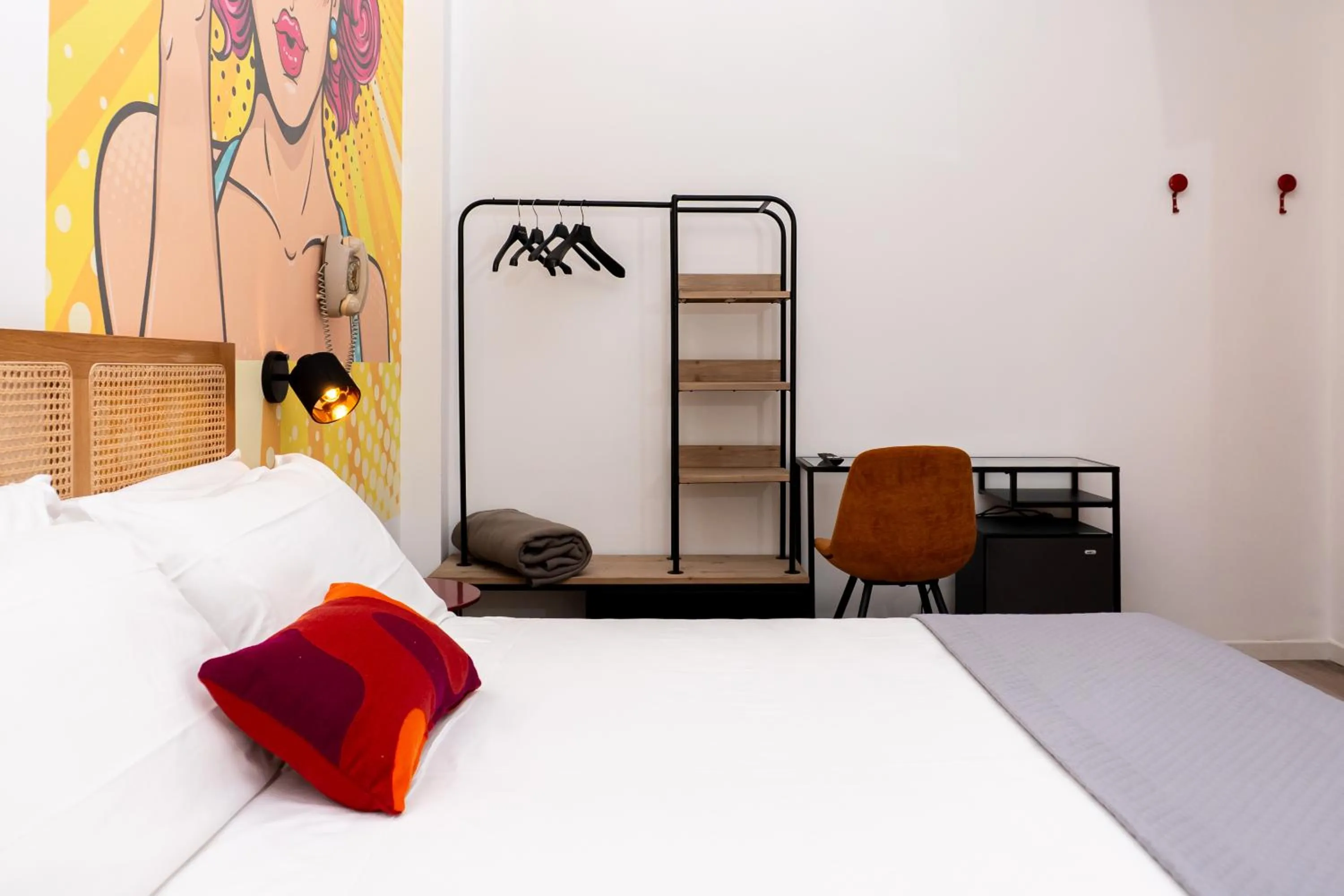 wardrobe, Bed in Hotel Mirabella