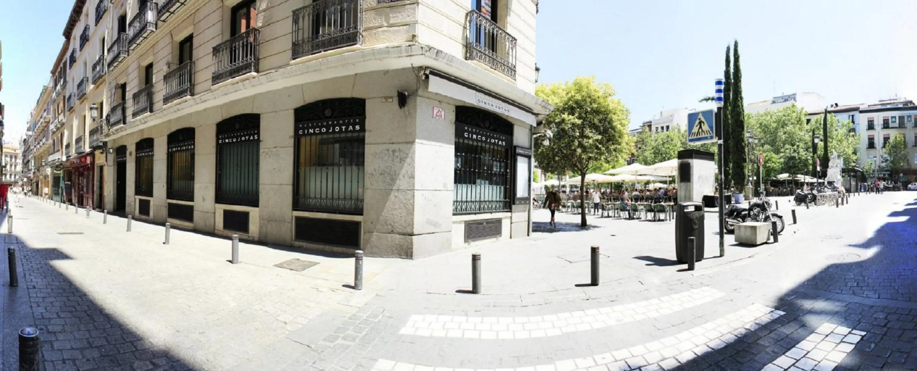 Property building in Hostal Prado