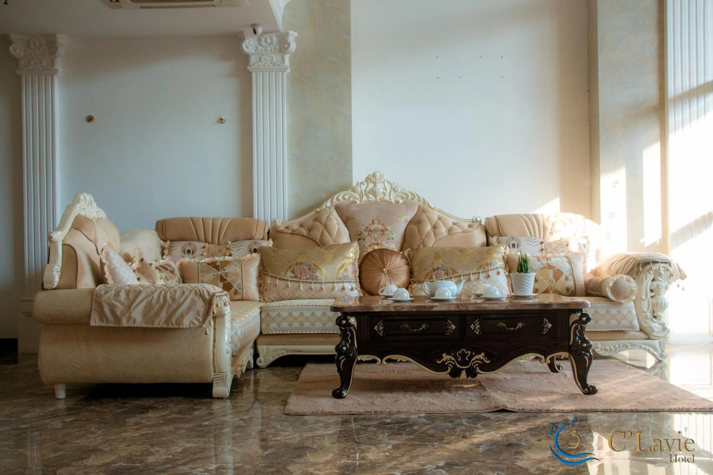 Lobby or reception in C'Lavie Hotel - Saigon Airport Hotel