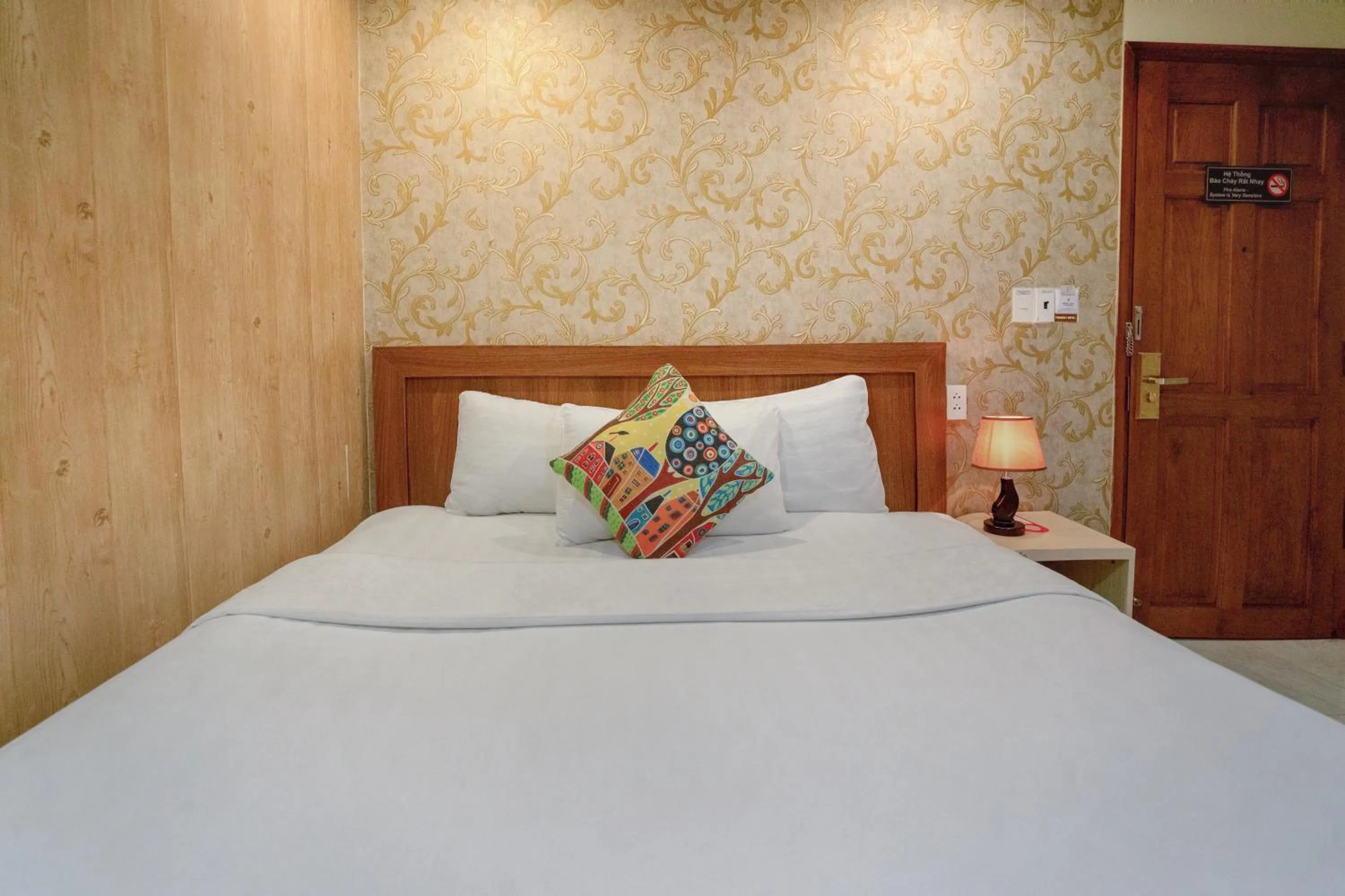 Bed in C'Lavie Hotel - Saigon Airport Hotel
