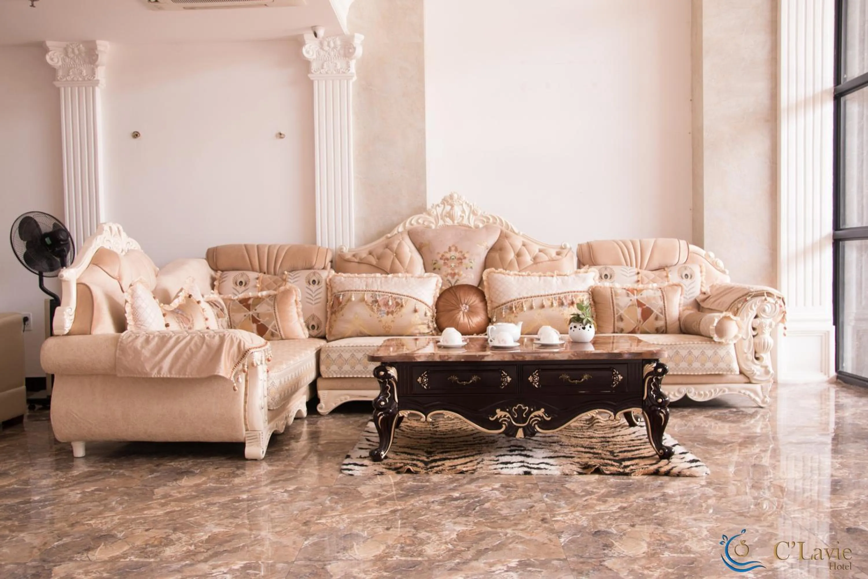 Lobby or reception in C'Lavie Hotel - Saigon Airport Hotel