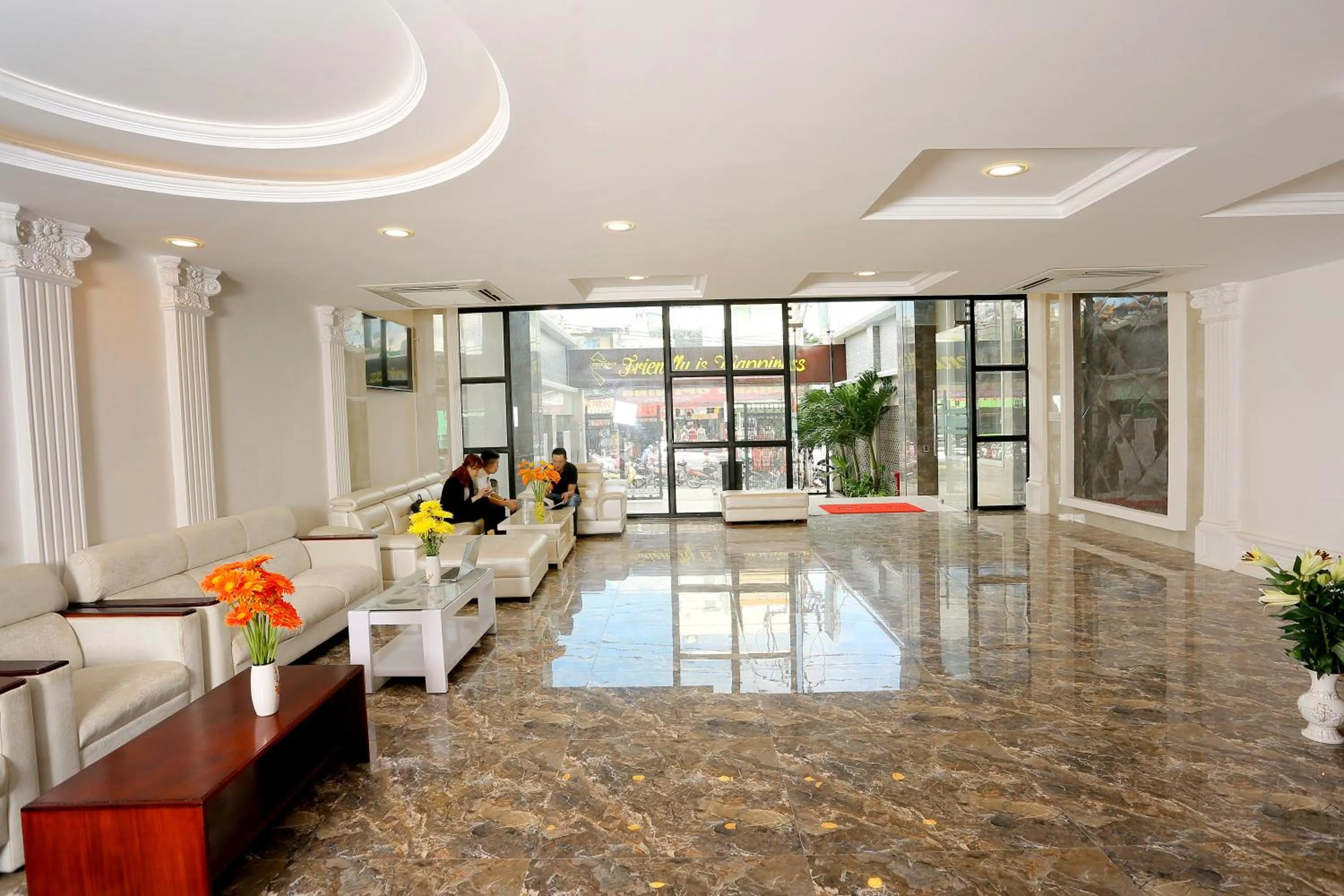 Lobby or reception in C'Lavie Hotel - Saigon Airport Hotel