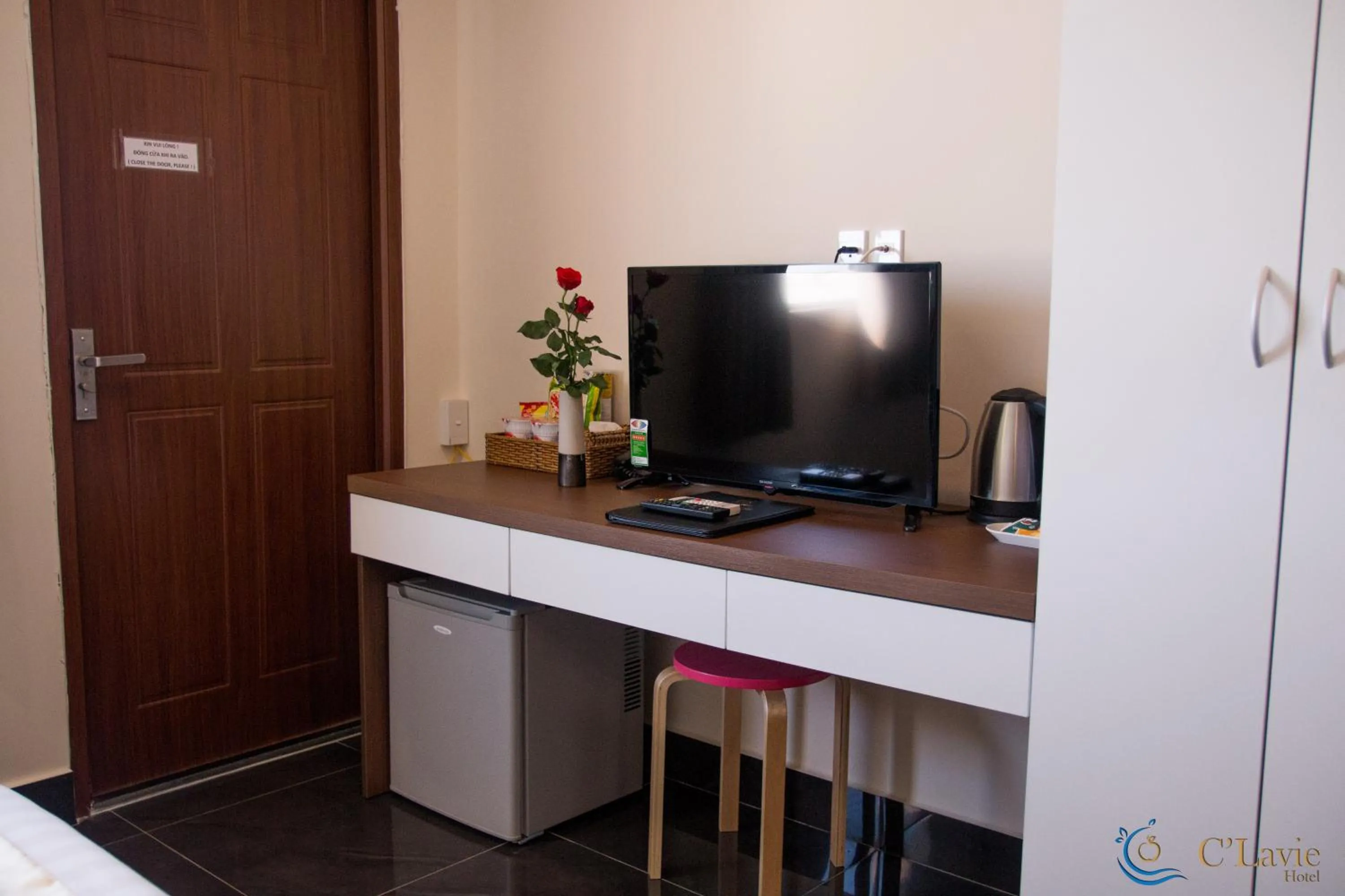 Communal lounge/ TV room in C'Lavie Hotel - Saigon Airport Hotel