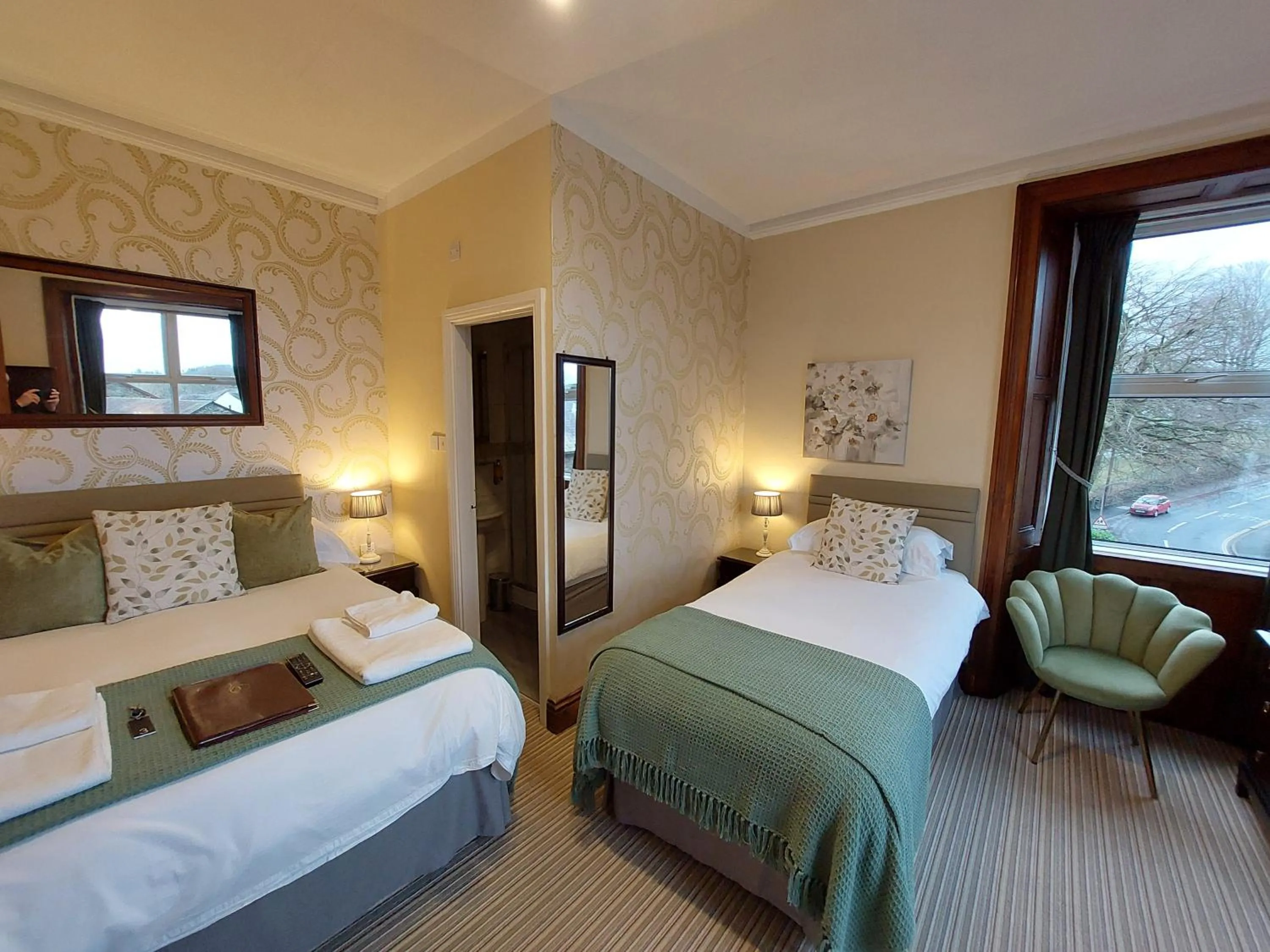 Photo of the whole room, Bed in 1 Park Road