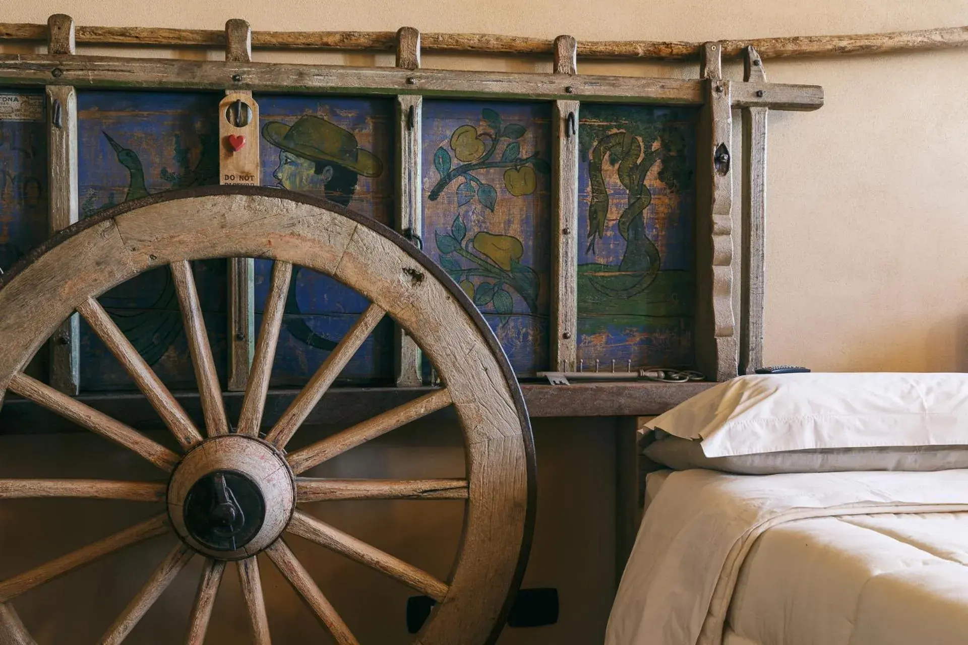 Double Room with Spa Bath in L'Orto Di Panza Double Room with Spa Bath in L'Orto Di Panza