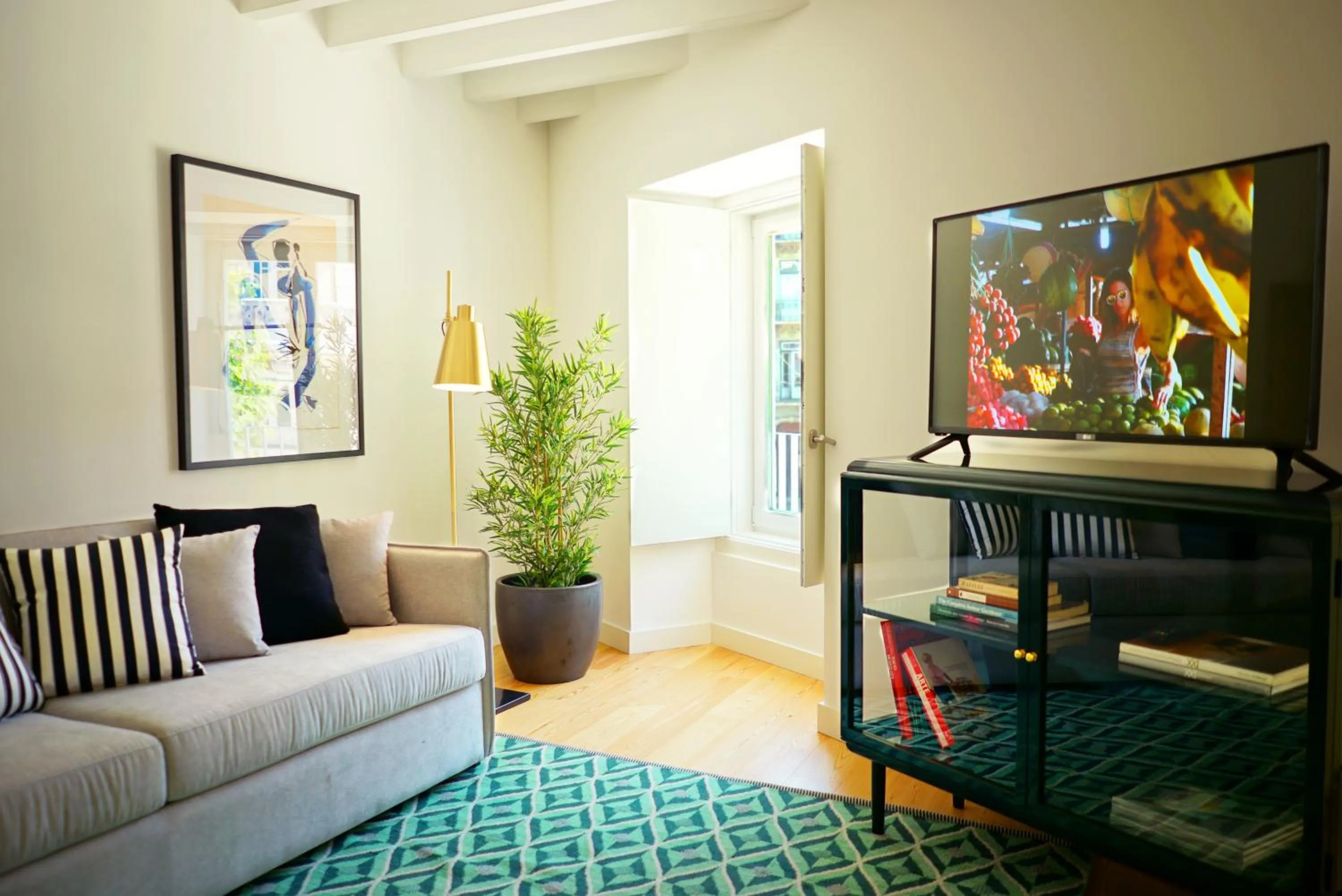 TV and multimedia in Casas da Baixa - Vila Intendente