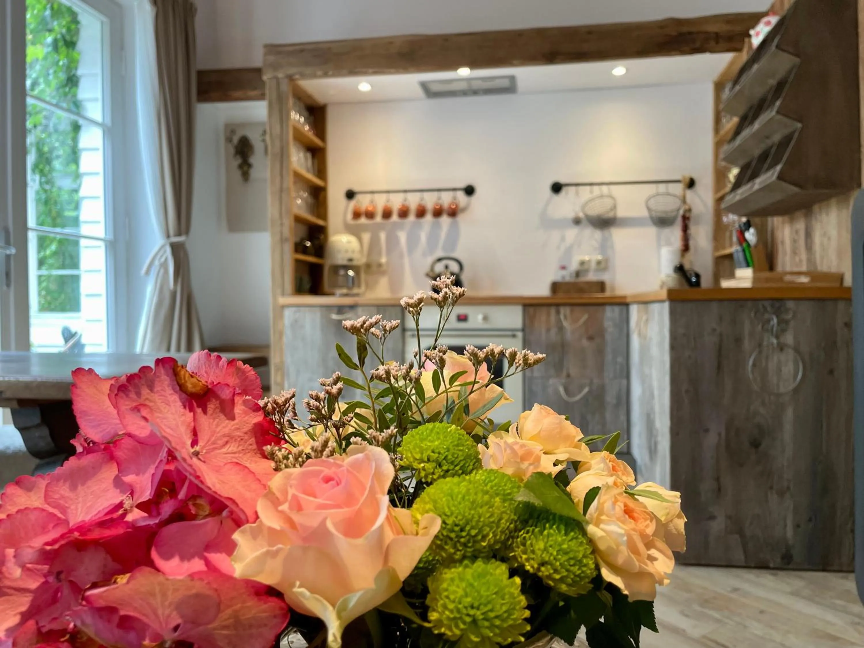 Kitchen or kitchenette in Weißt Du noch - Gästehäuser & Suiten