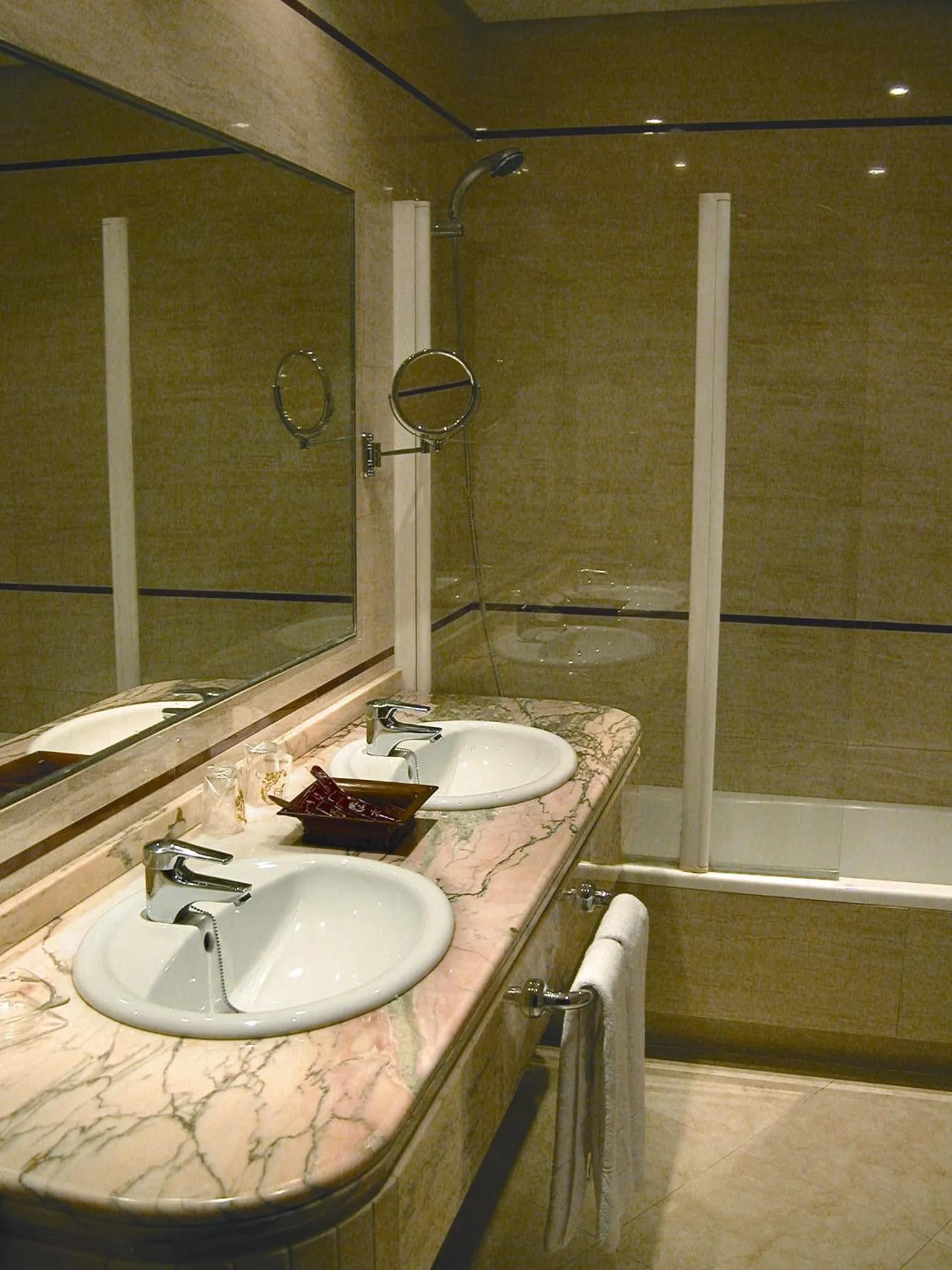Bathroom in Hotel Manolo Mayo