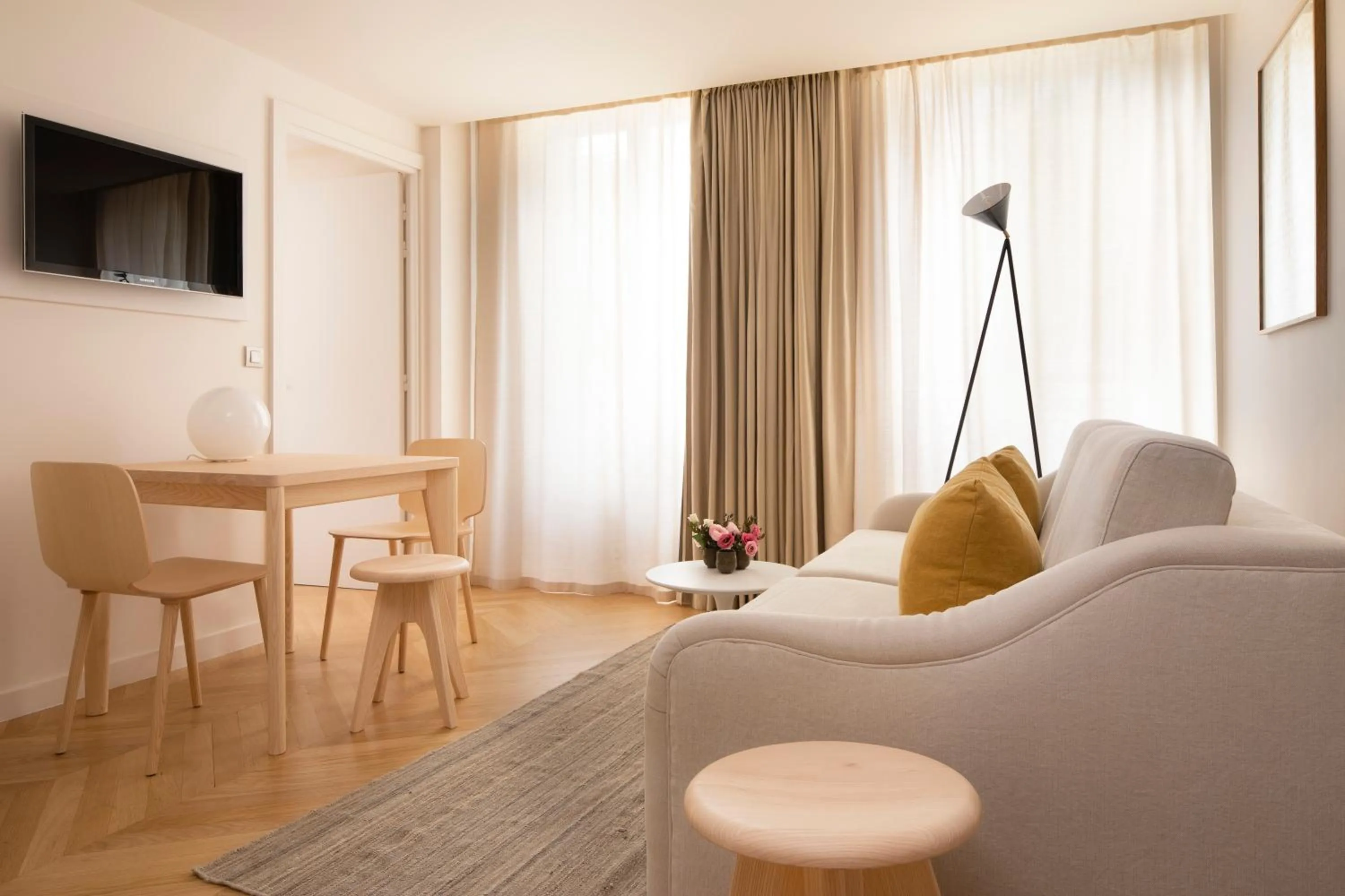 TV and multimedia in Résidence Nell Paris