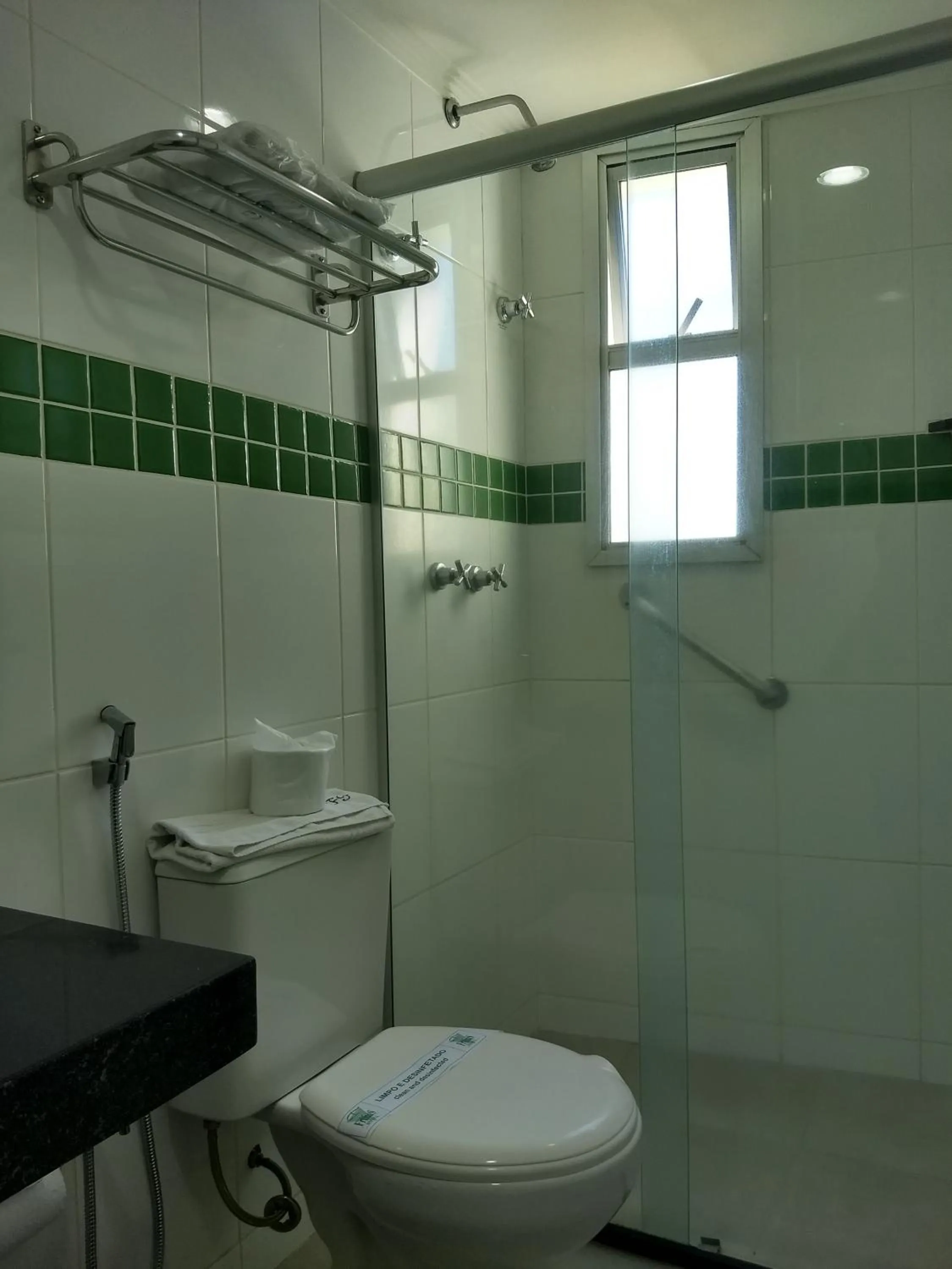 Bathroom in Frimas Hotel