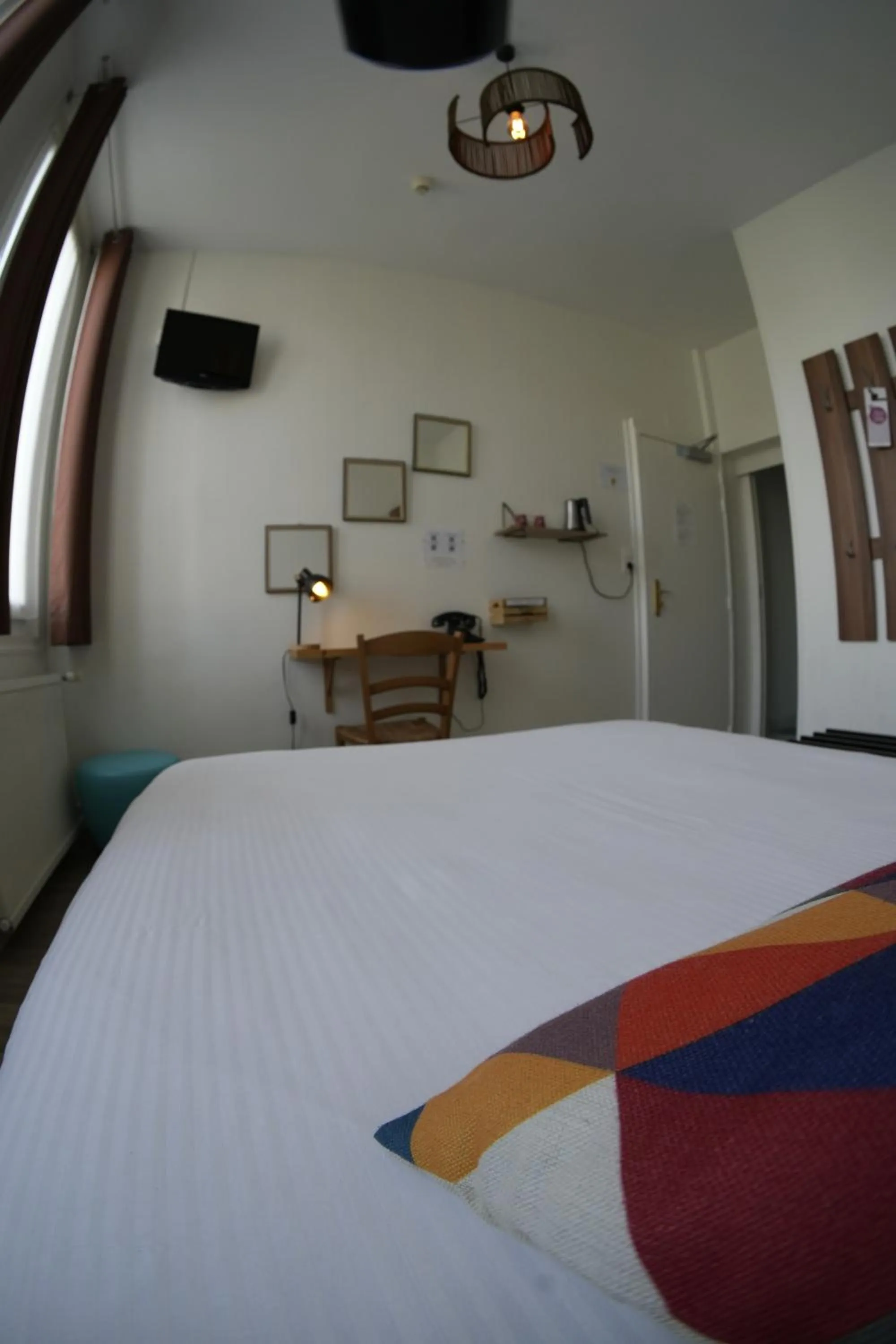 View (from property/room), Bed in The Originals Boutique, Hôtel Roca-Fortis, Rochefort