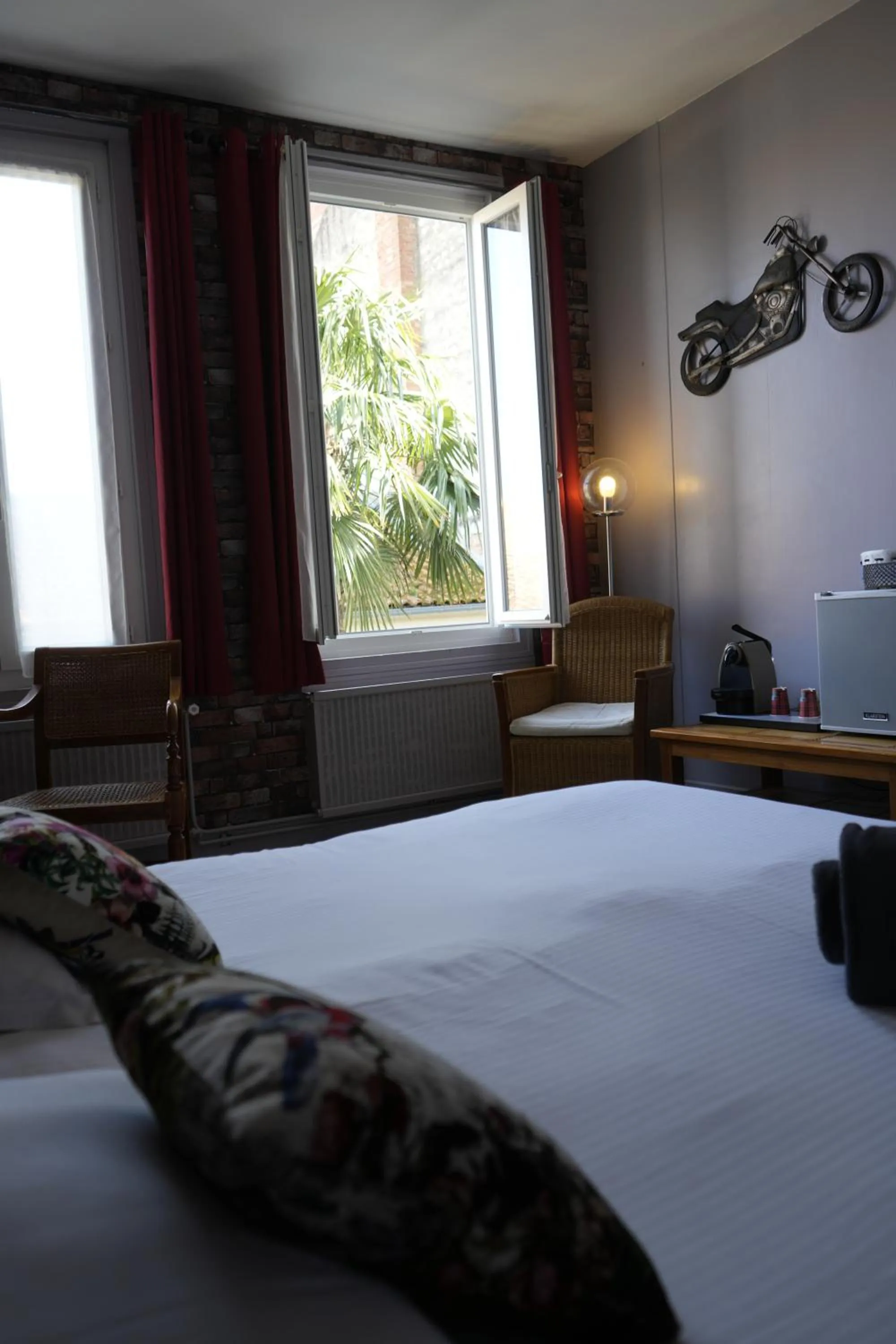 Bed in The Originals Boutique, Hôtel Roca-Fortis, Rochefort