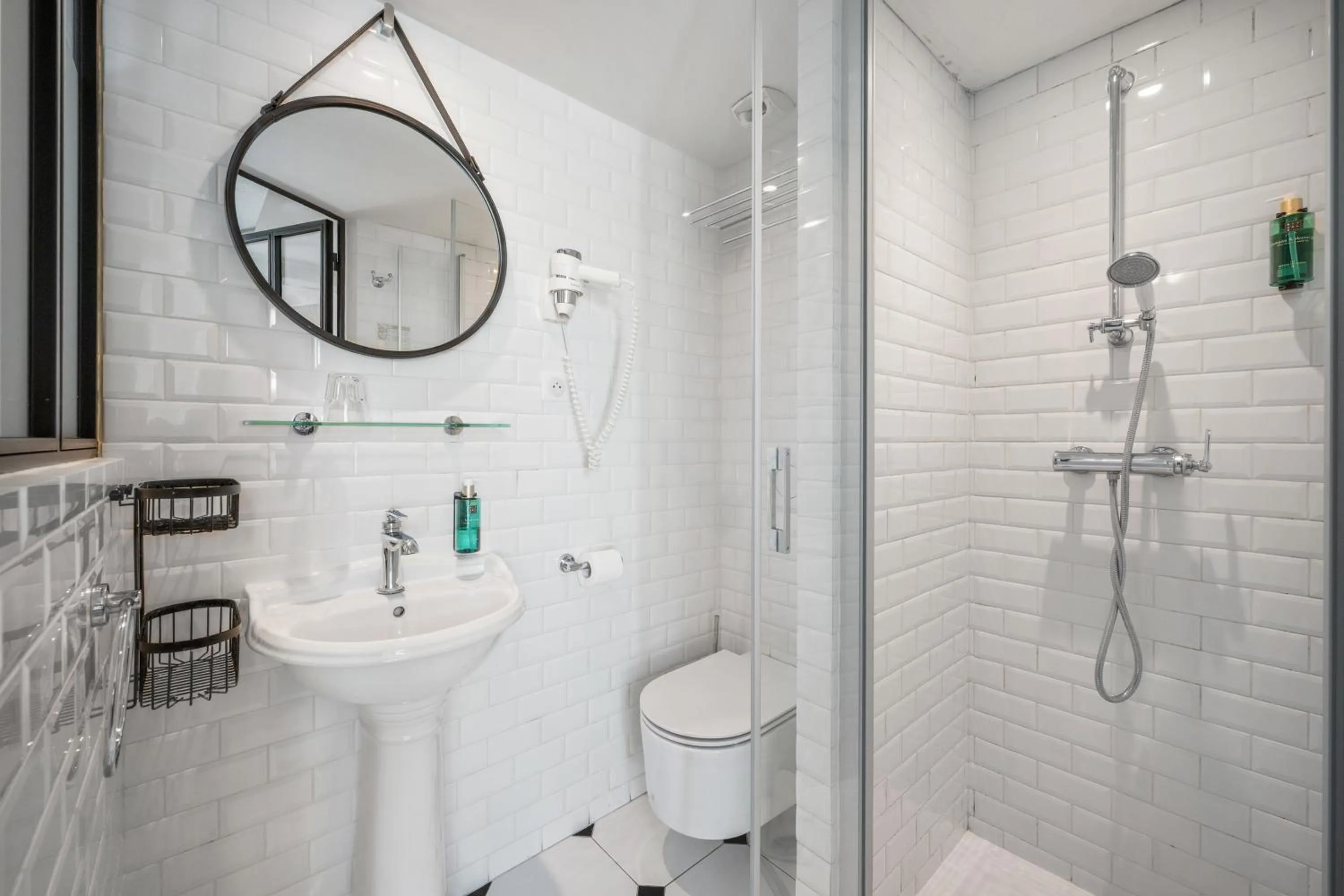 Shower in Arome Hôtel