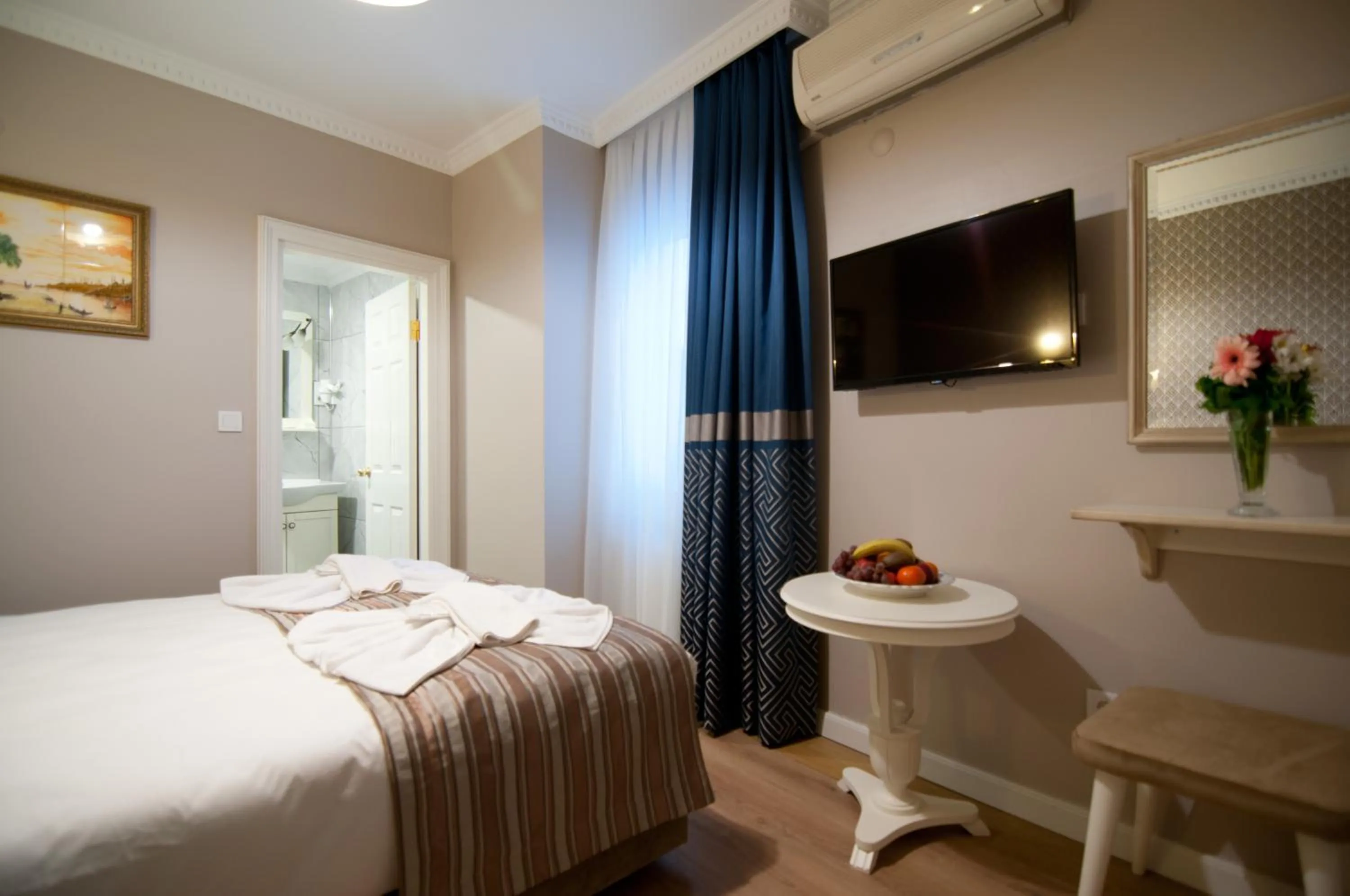 TV and multimedia, Bed in Mevlana Hotel