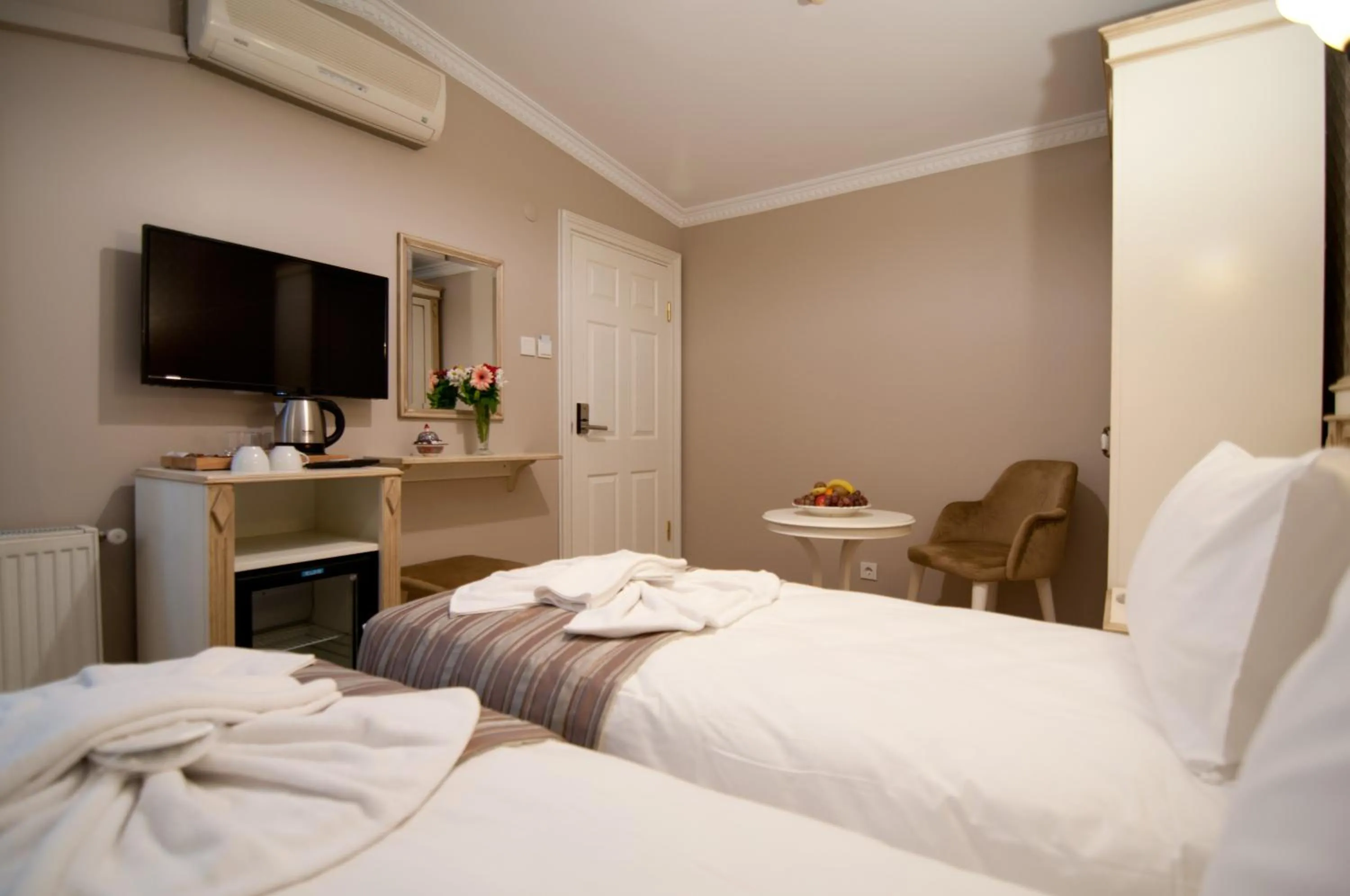 Bed in Mevlana Hotel